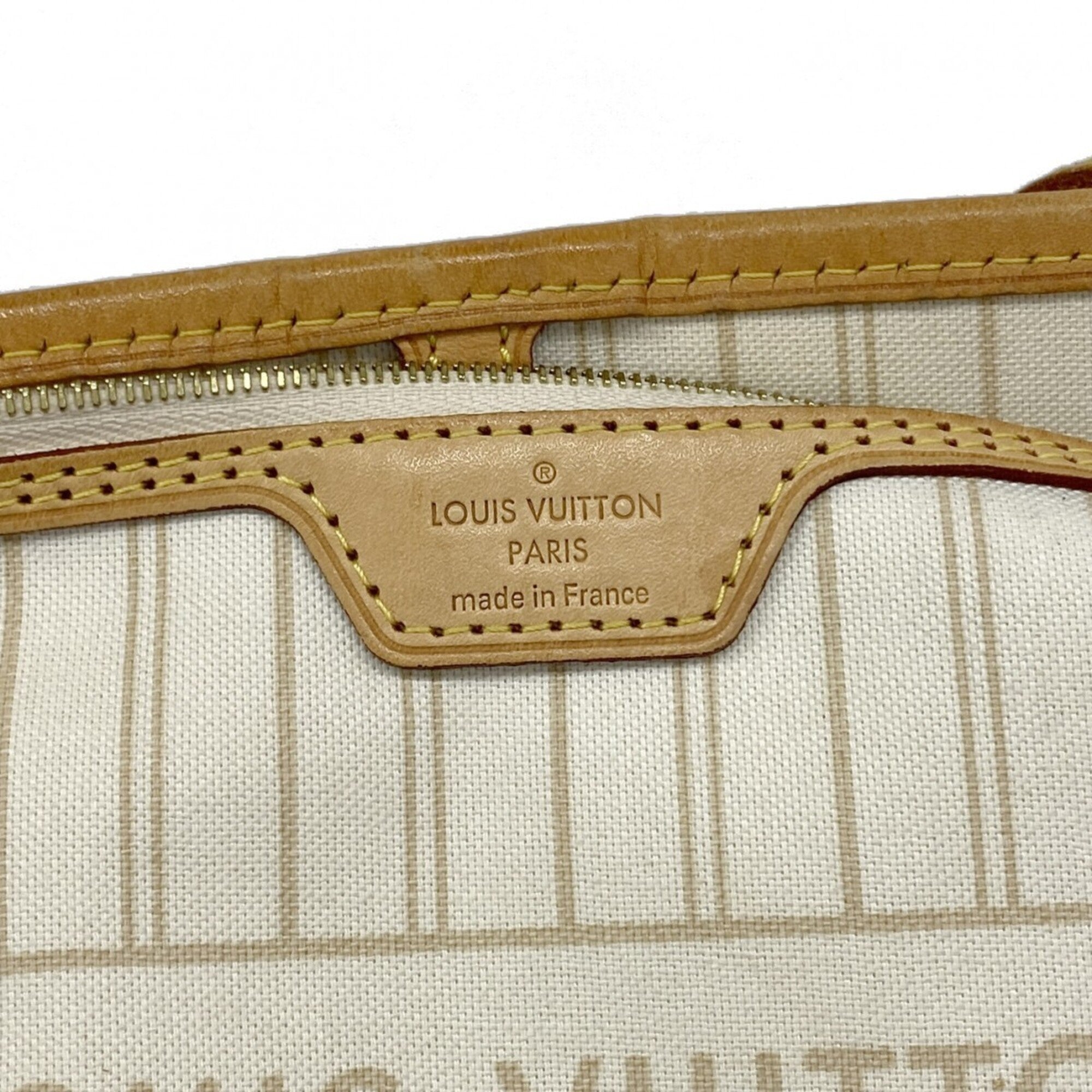 Louis Vuitton White Tote Bag (Pre-Owned)