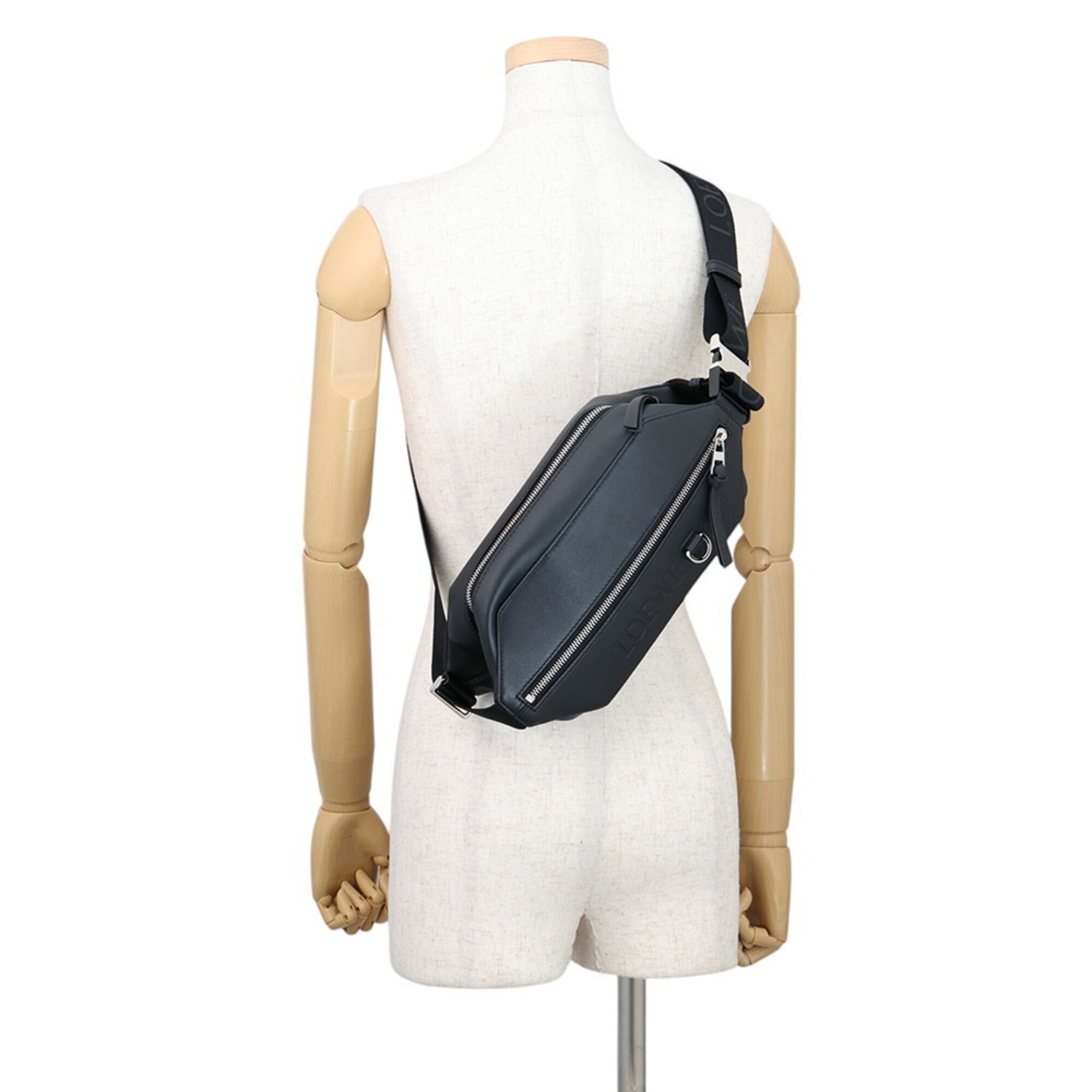 Loewe Black Leather Handbag Sling Bag (Pre-Owned)