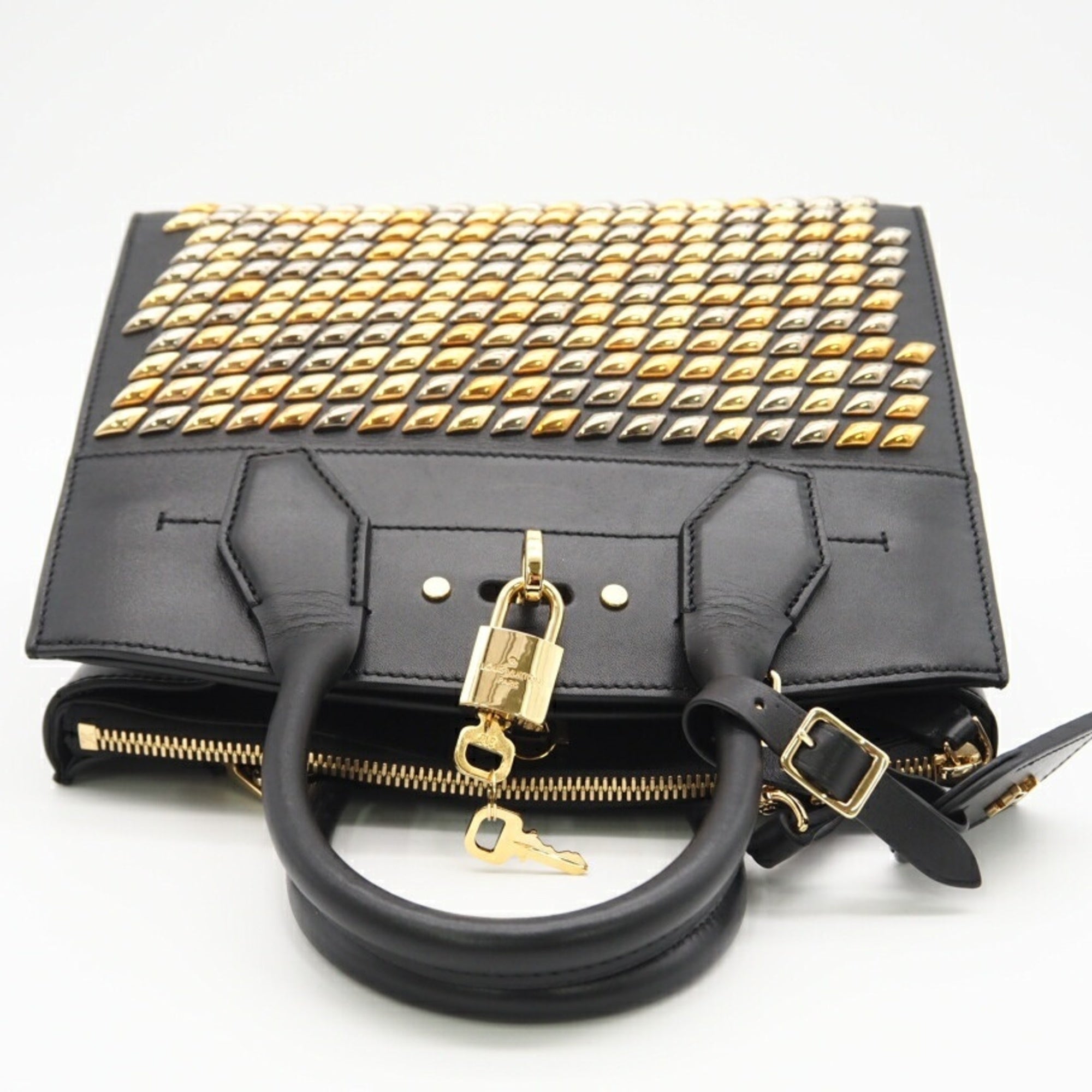 Louis Vuitton Black Gold Leather Shoulder Bag (Pre-Owned)