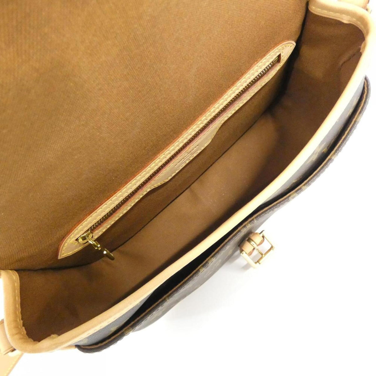 Louis Vuitton Marron Coated Canvas Shoulder Bag (Pre-Owned)