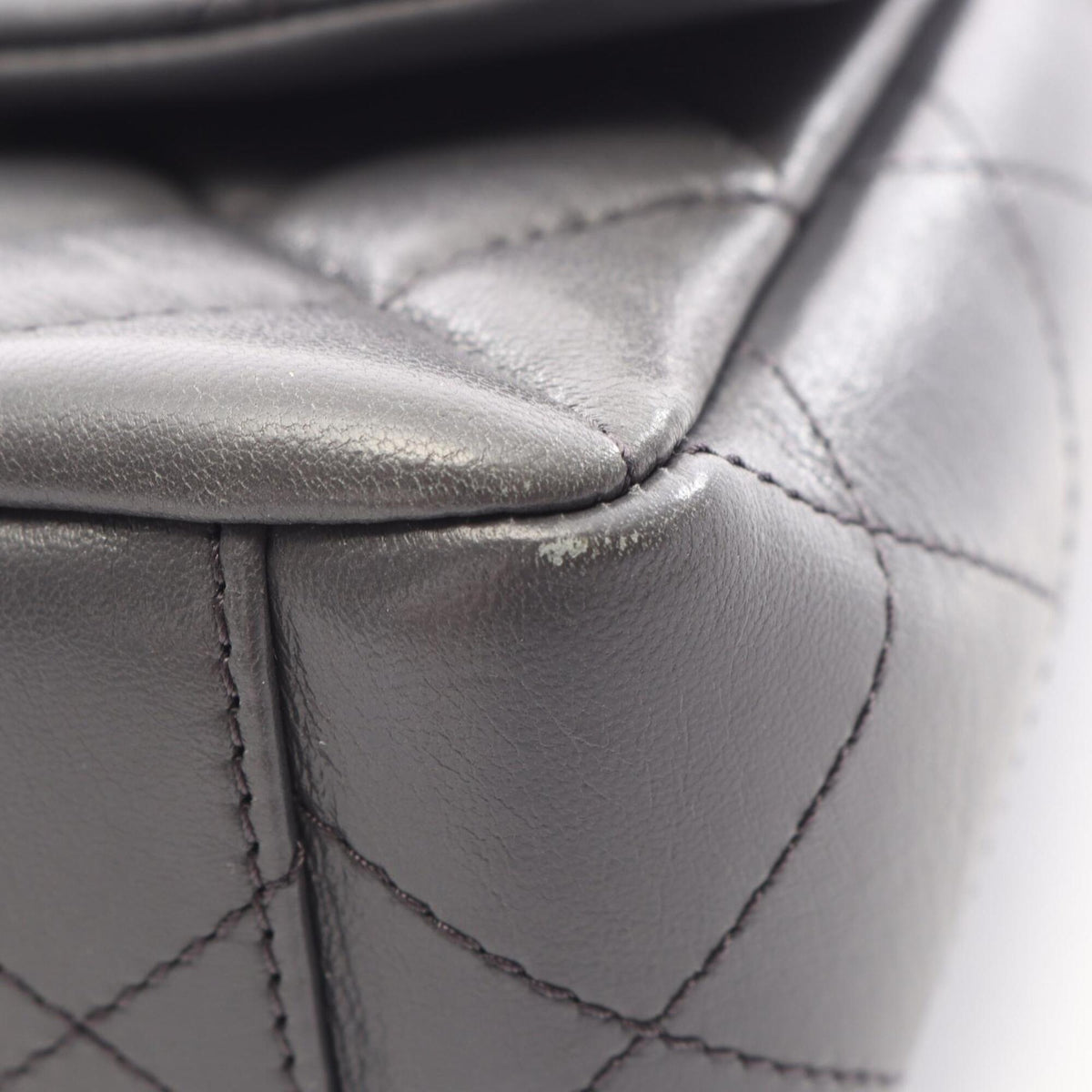 Chanel Gray Leather Handbag Shoulder Bag (Pre-Owned)