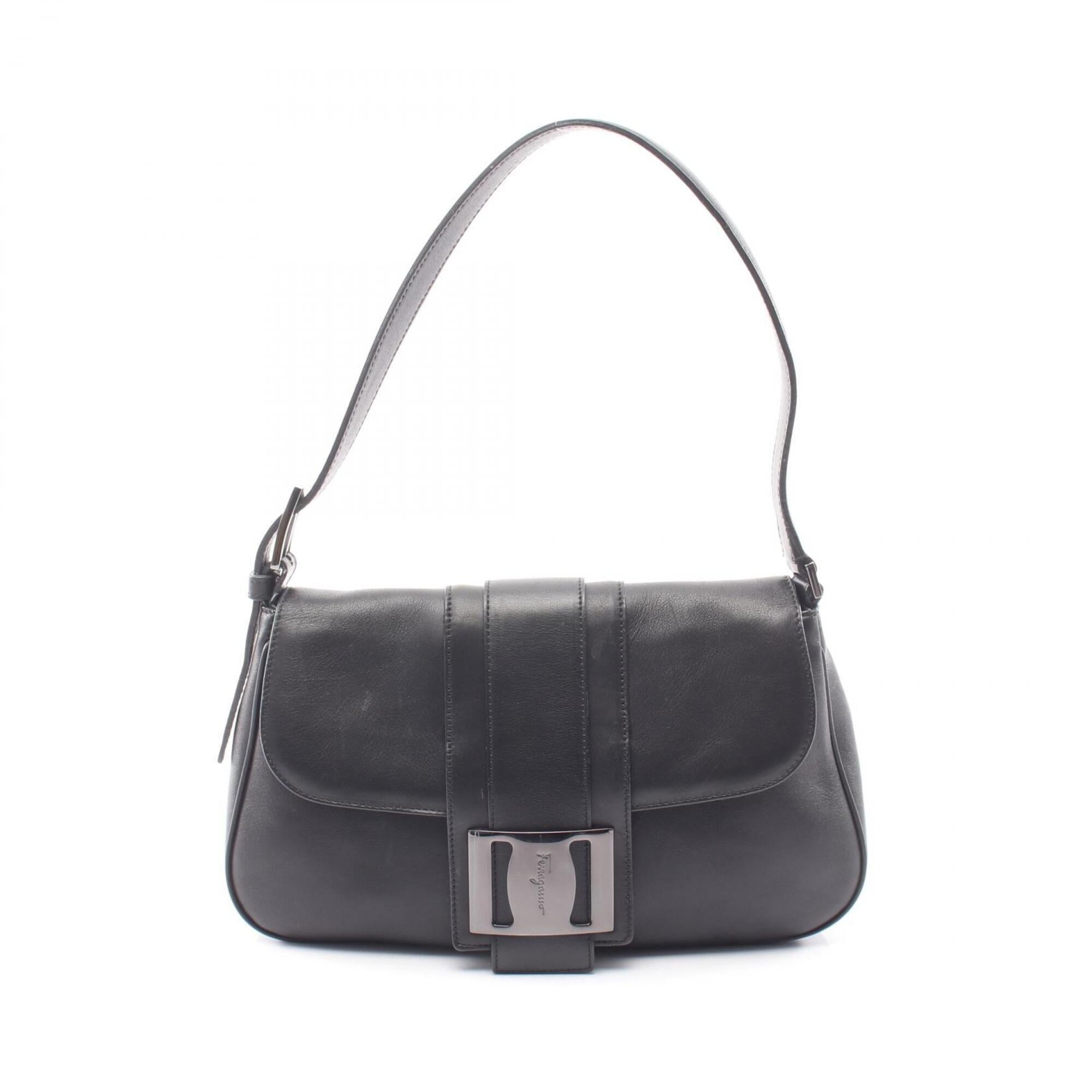 Salvatore Ferragamo Black Leather Handbag Shoulder Bag (Pre-Owned)