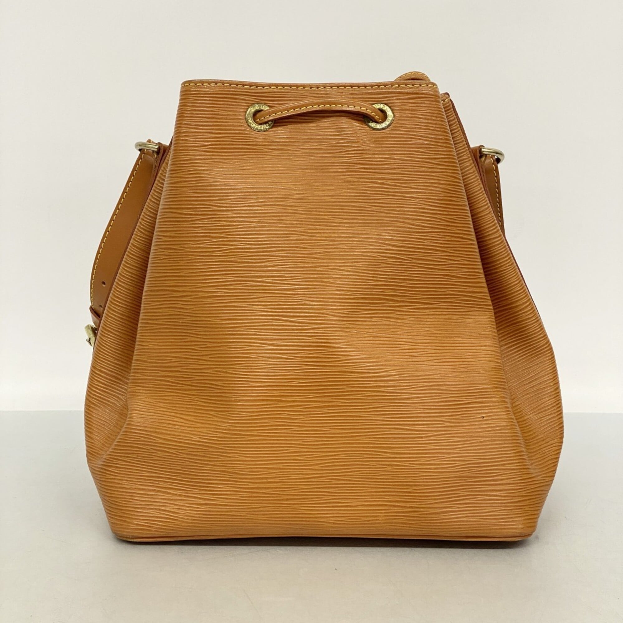Louis Vuitton Gold Cipango Shoulder Bag (Pre-Owned)