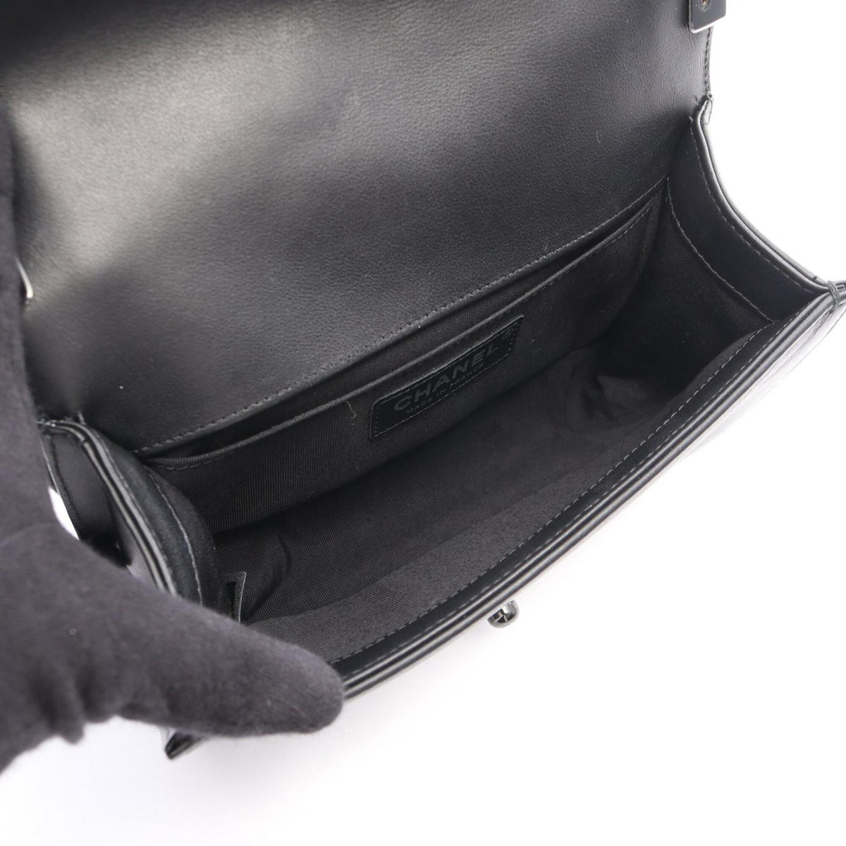 Chanel Black Leather Handbag Shoulder Bag (Pre-Owned)