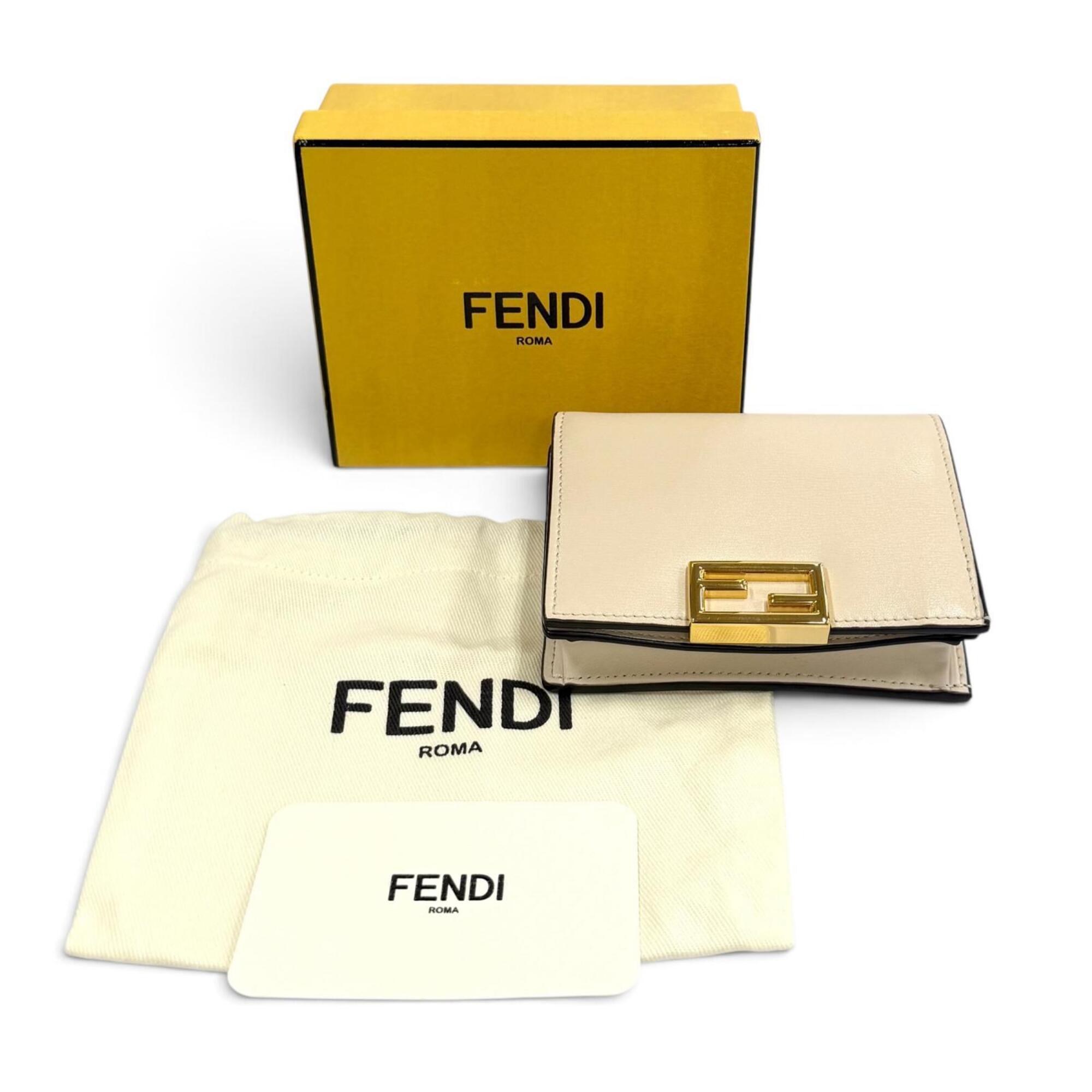 Fendi Beige Leather Wallet (Bi-Fold) (Pre-Owned)