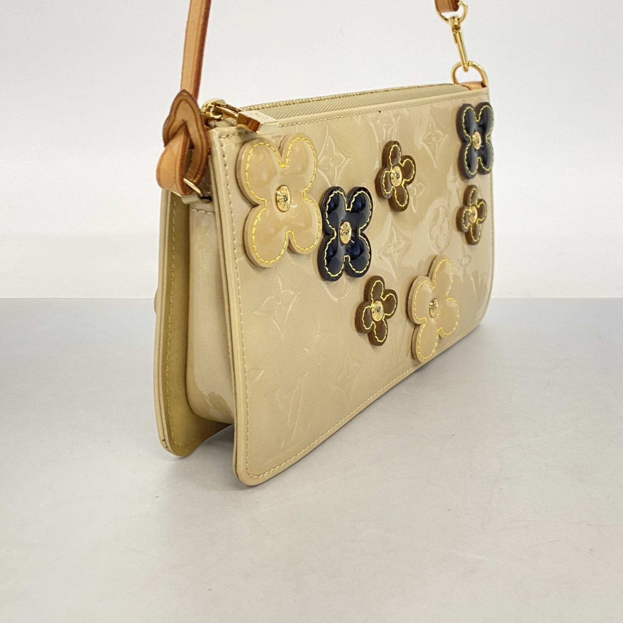 Louis Vuitton Beige Pouch (Pre-Owned)