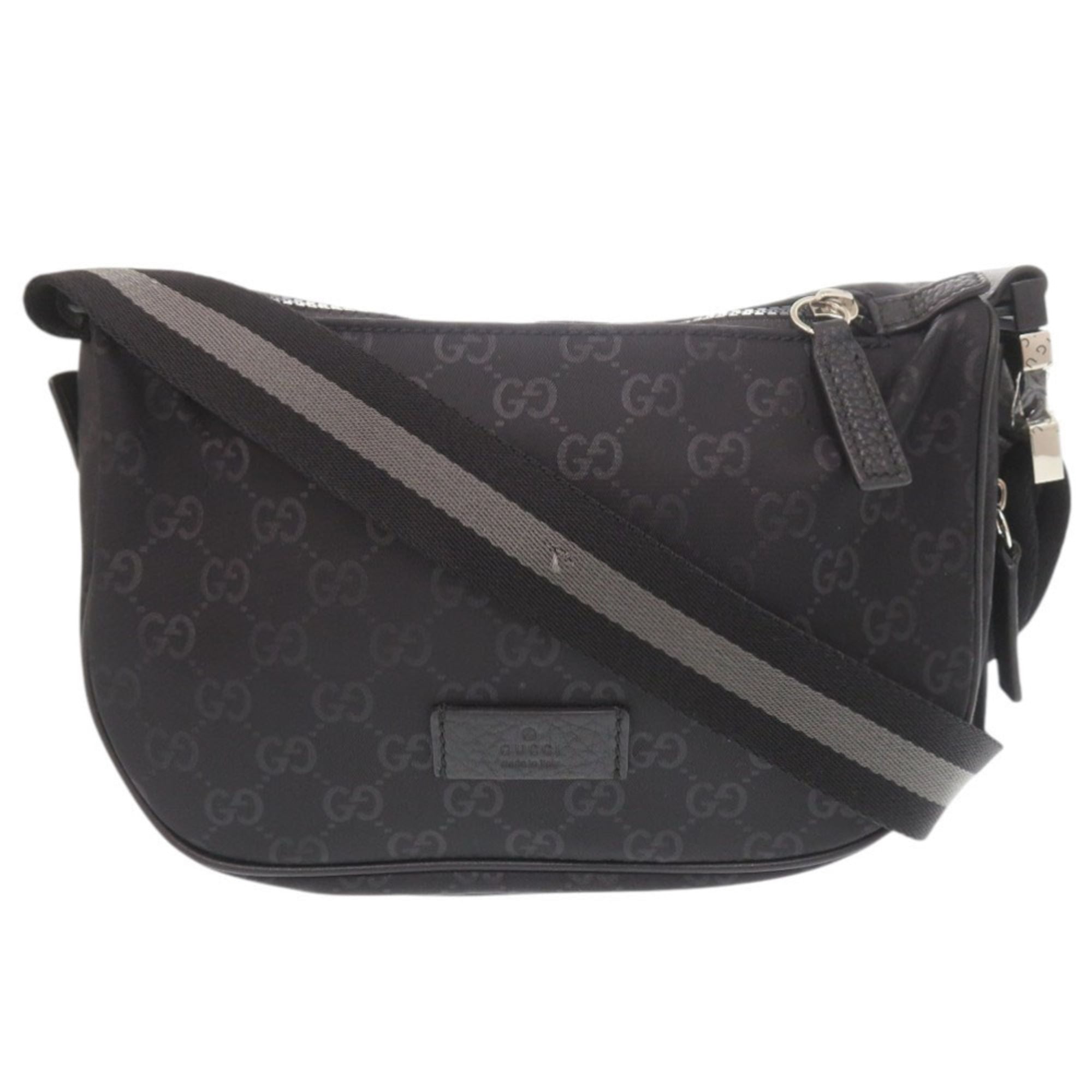 Gucci Black Nylon Shoulder Bag (Pre-Owned)
