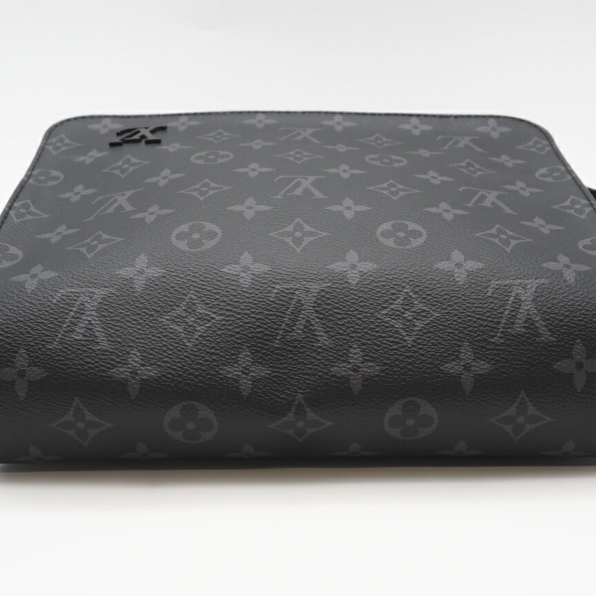Louis Vuitton Gray Coated Canvas Shoulder Bag (Pre-Owned)