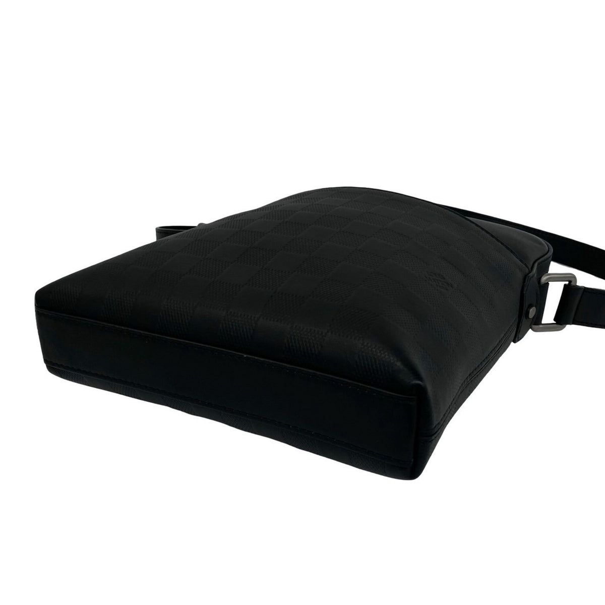 Louis Vuitton Black Leather Pochette Shoulder Bag (Pre-Owned)