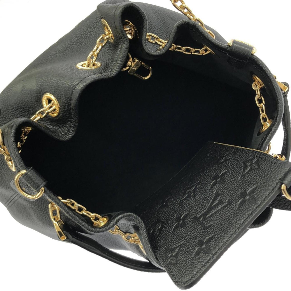 Louis Vuitton Black Leather Handbag (Pre-Owned)