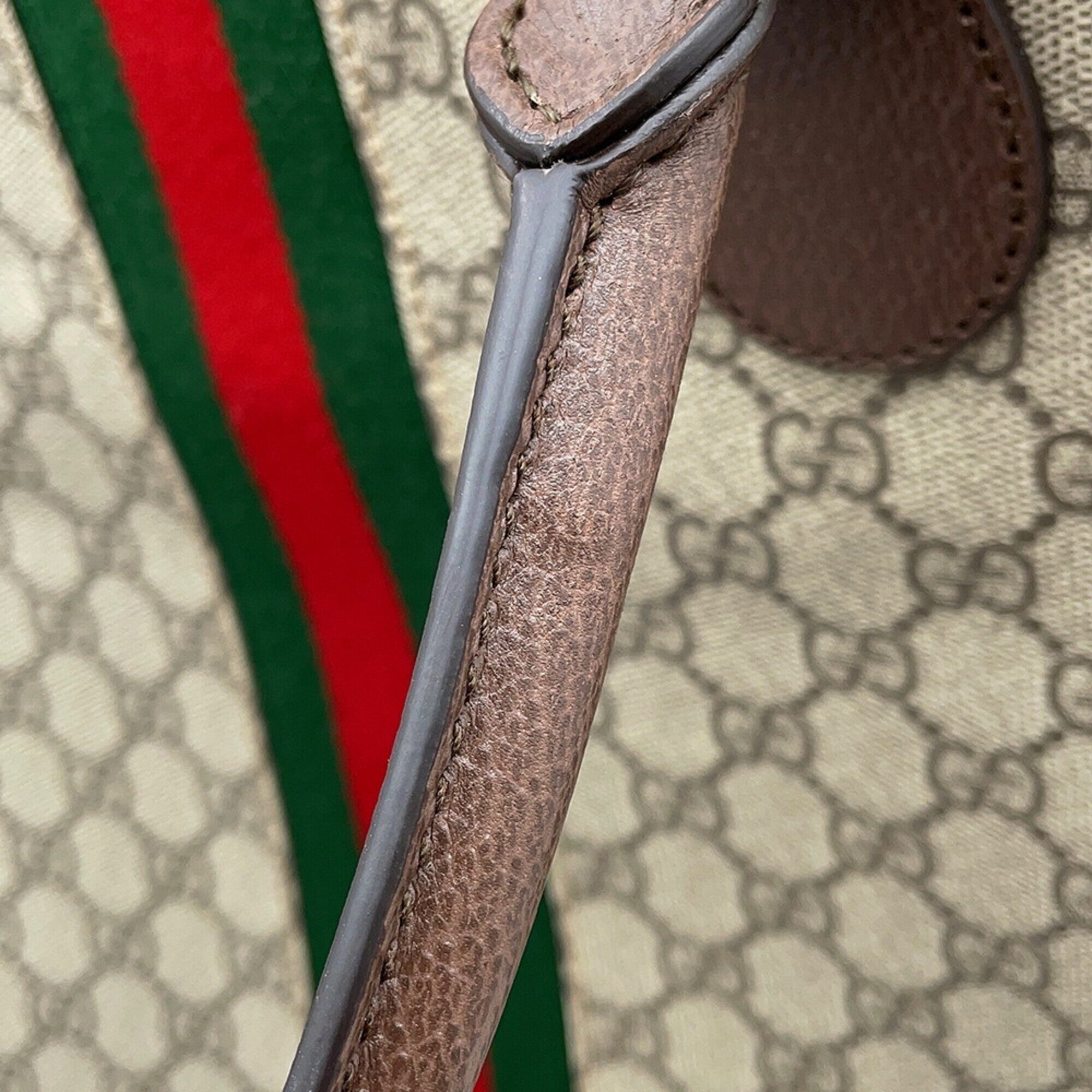 Gucci Beige Gg Supreme Leather Handbag (Pre-Owned)