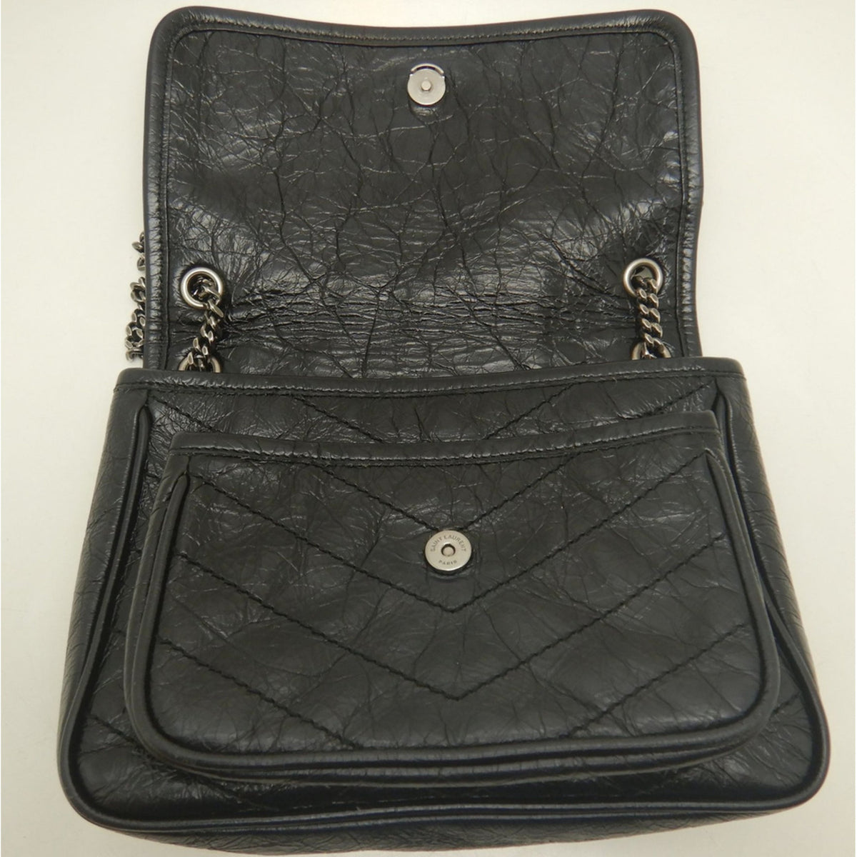 Yves Saint Laurent Black Leather Shoulder Bag (Pre-Owned)
