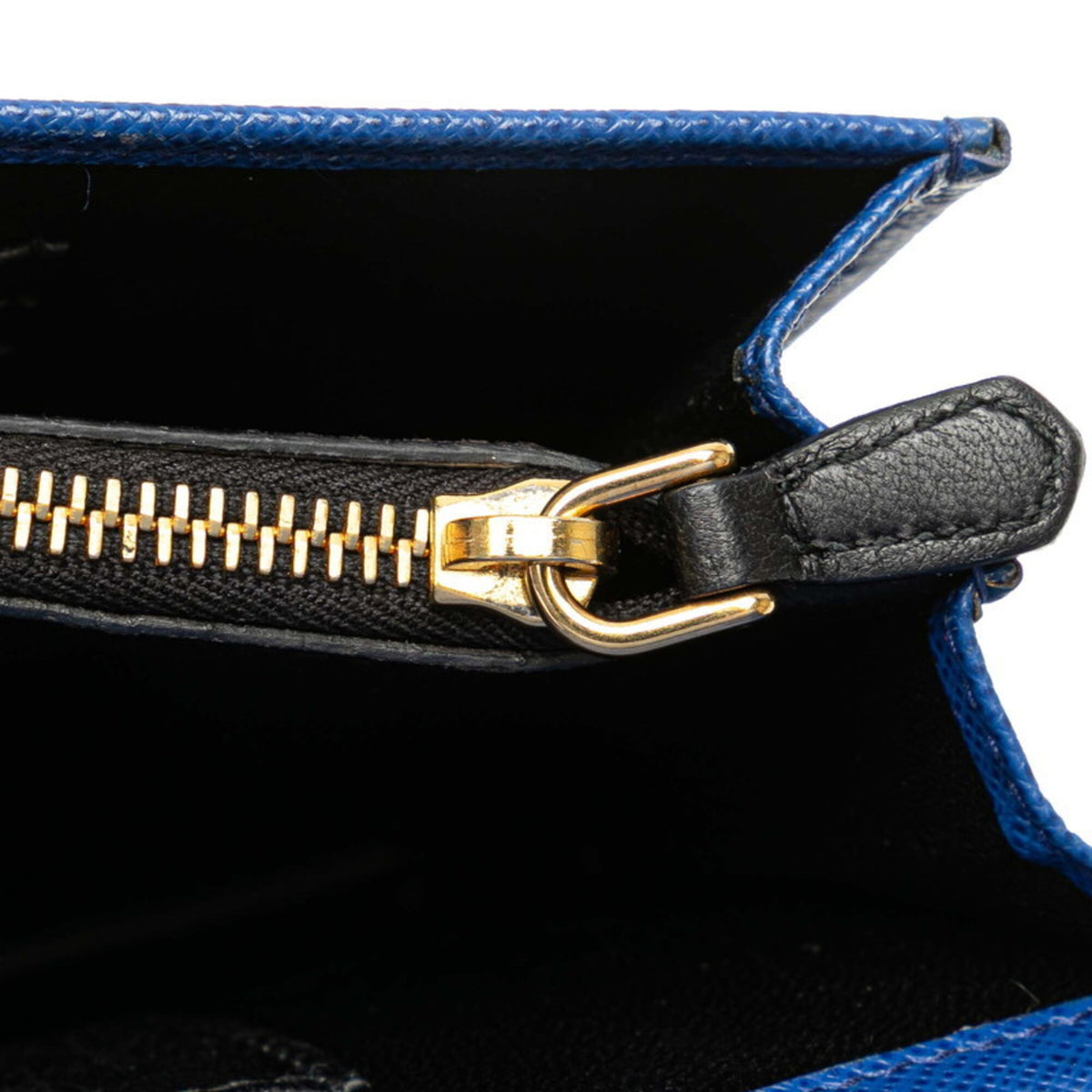 Prada Blue Saffiano Handbag (Pre-Owned)