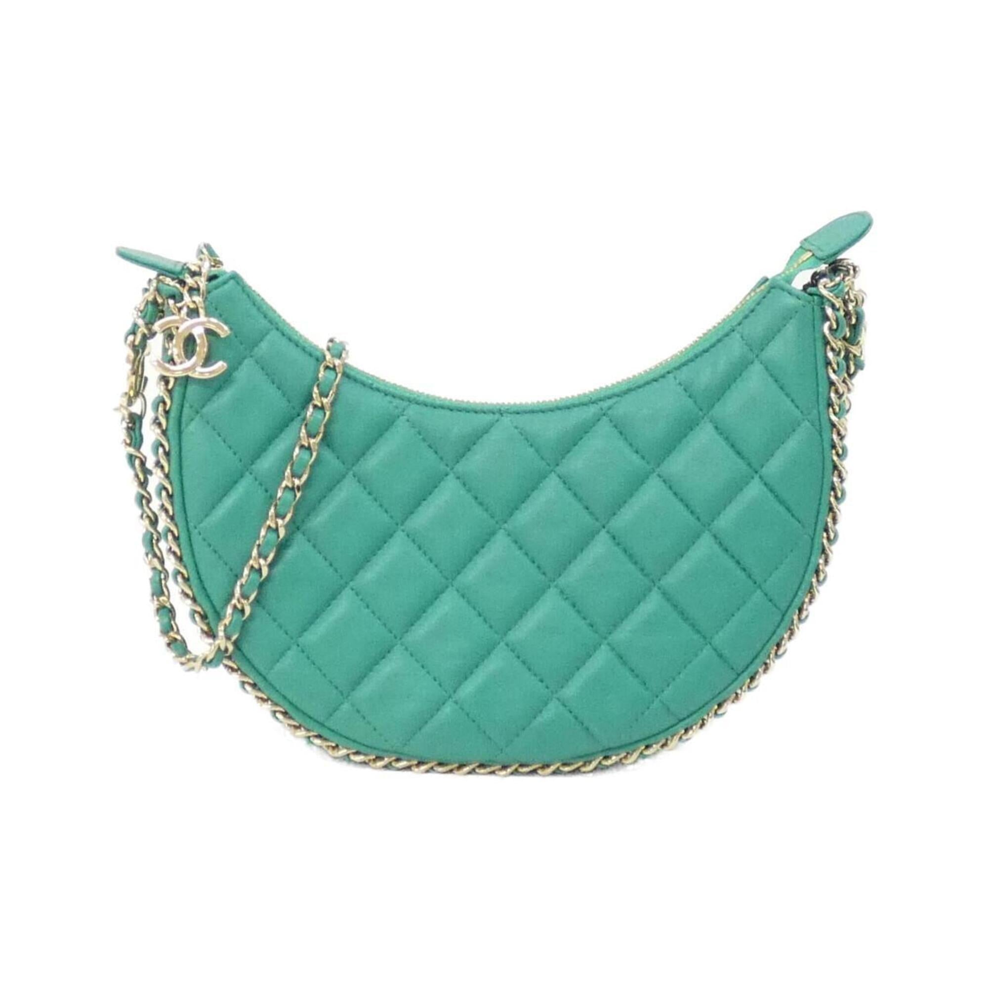 Chanel Green Leather Shoulder Bag (Pre-Owned)