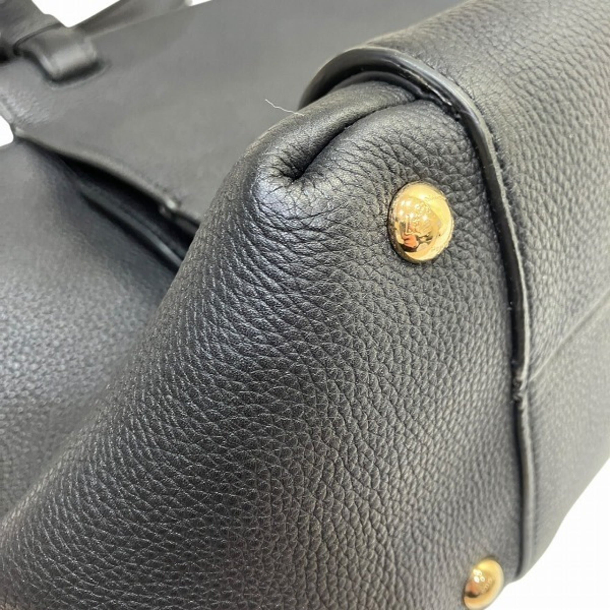 Salvatore Ferragamo Black Leather Handbag Shoulder Bag (Pre-Owned)