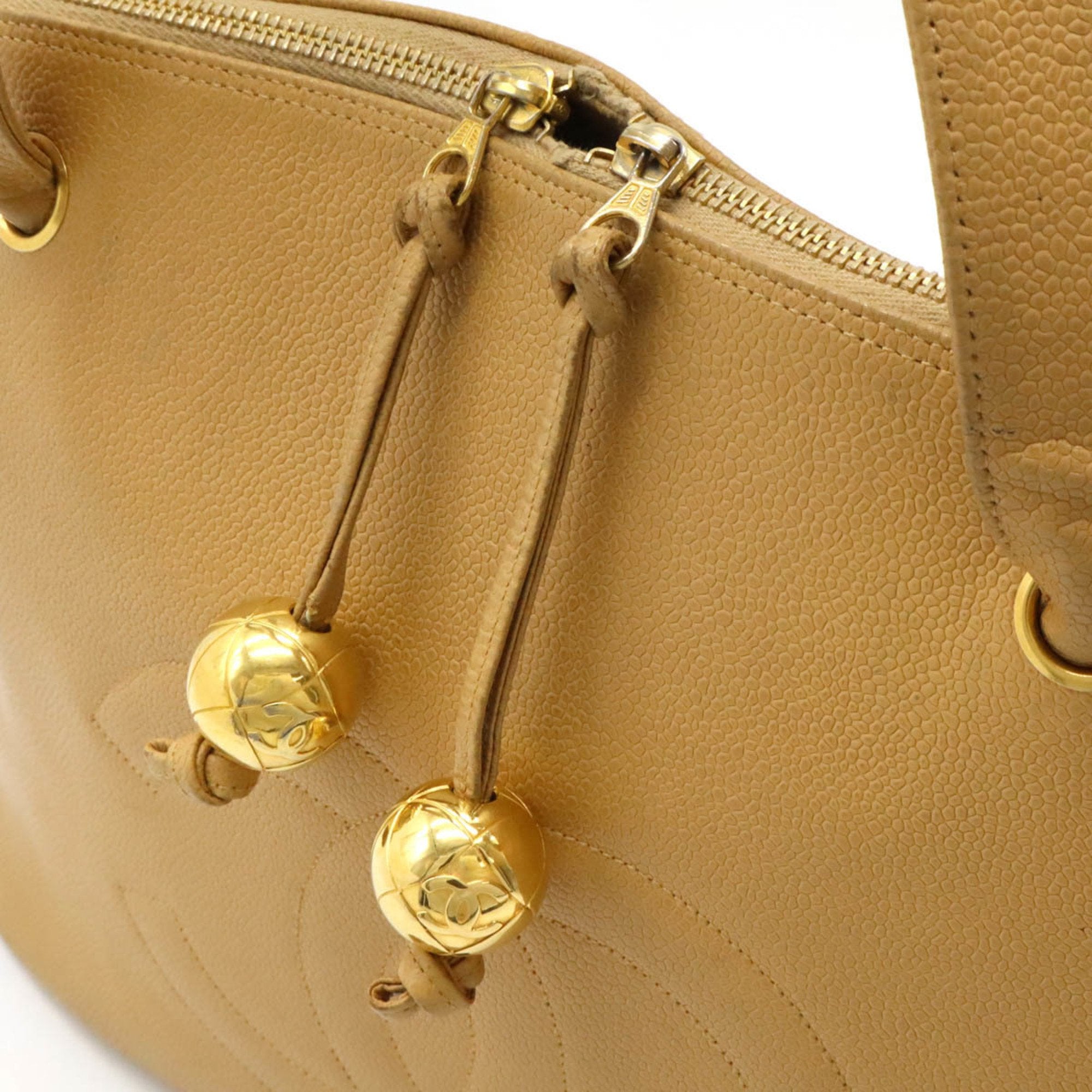 Chanel Caviar Skin Beige Caviar Leather Tote Bag (Pre-Owned)