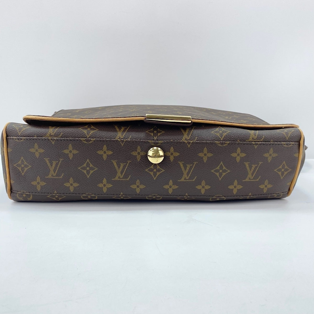 Louis Vuitton Brown Shoulder Bag (Pre-Owned)