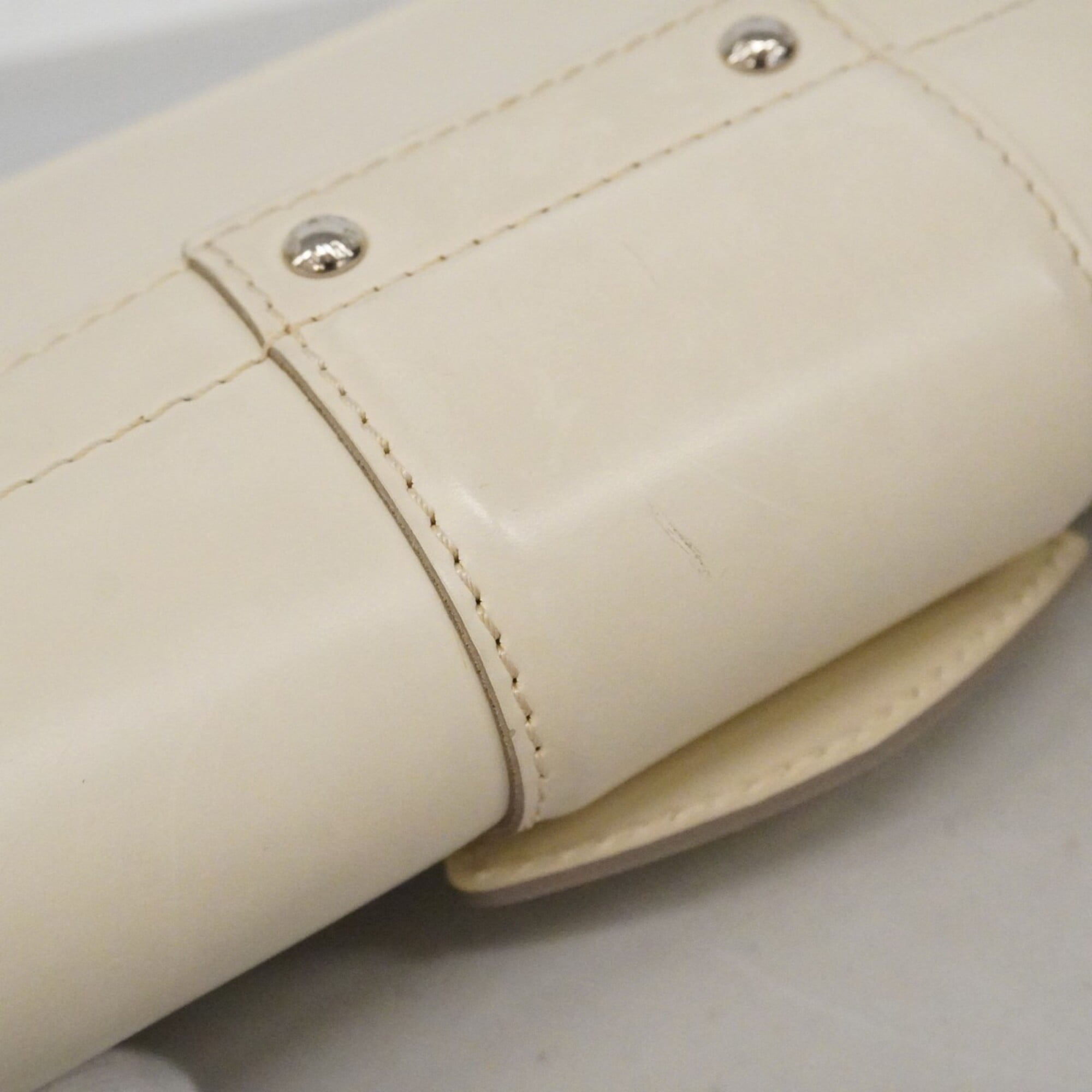 Louis Vuitton Lv Off White Shoulder Bag (Pre-Owned)