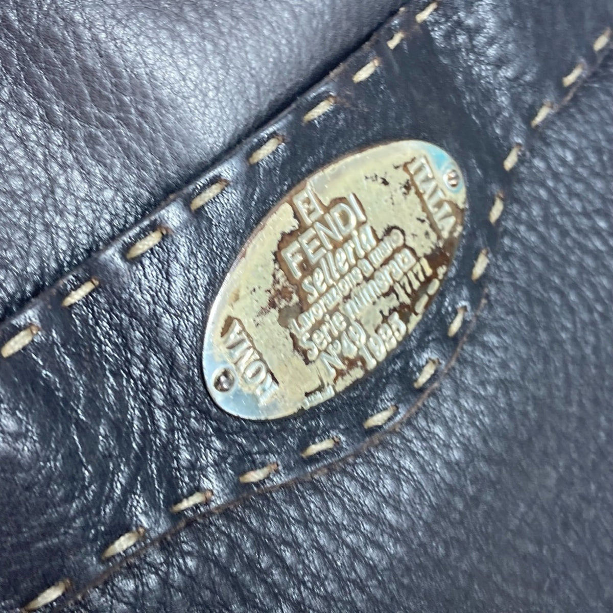 Fendi Dark Brown Leather Pochette Shoulder Bag (Pre-Owned)