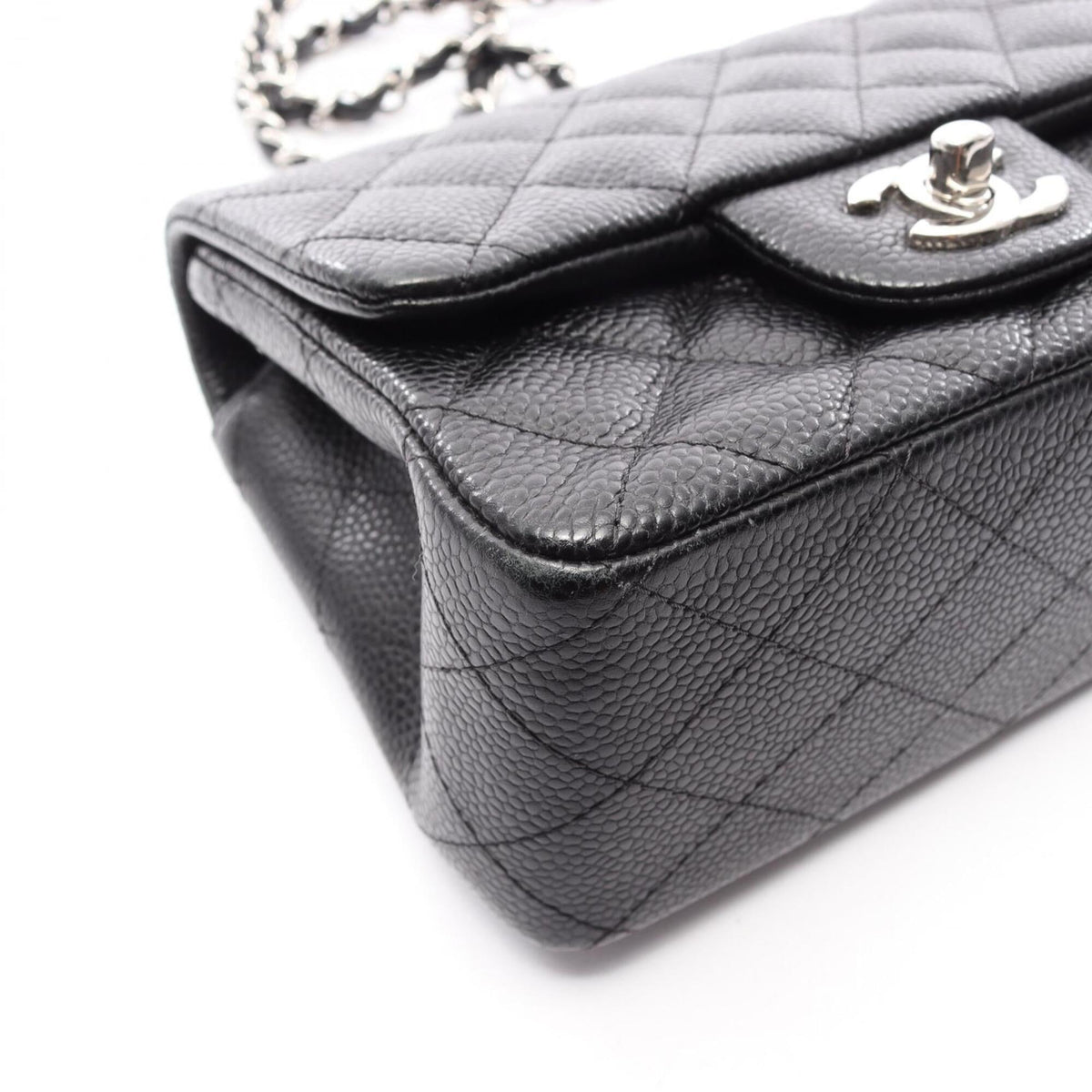 Chanel Black Grained Calfskin Handbag Shoulder Bag (Pre-Owned)