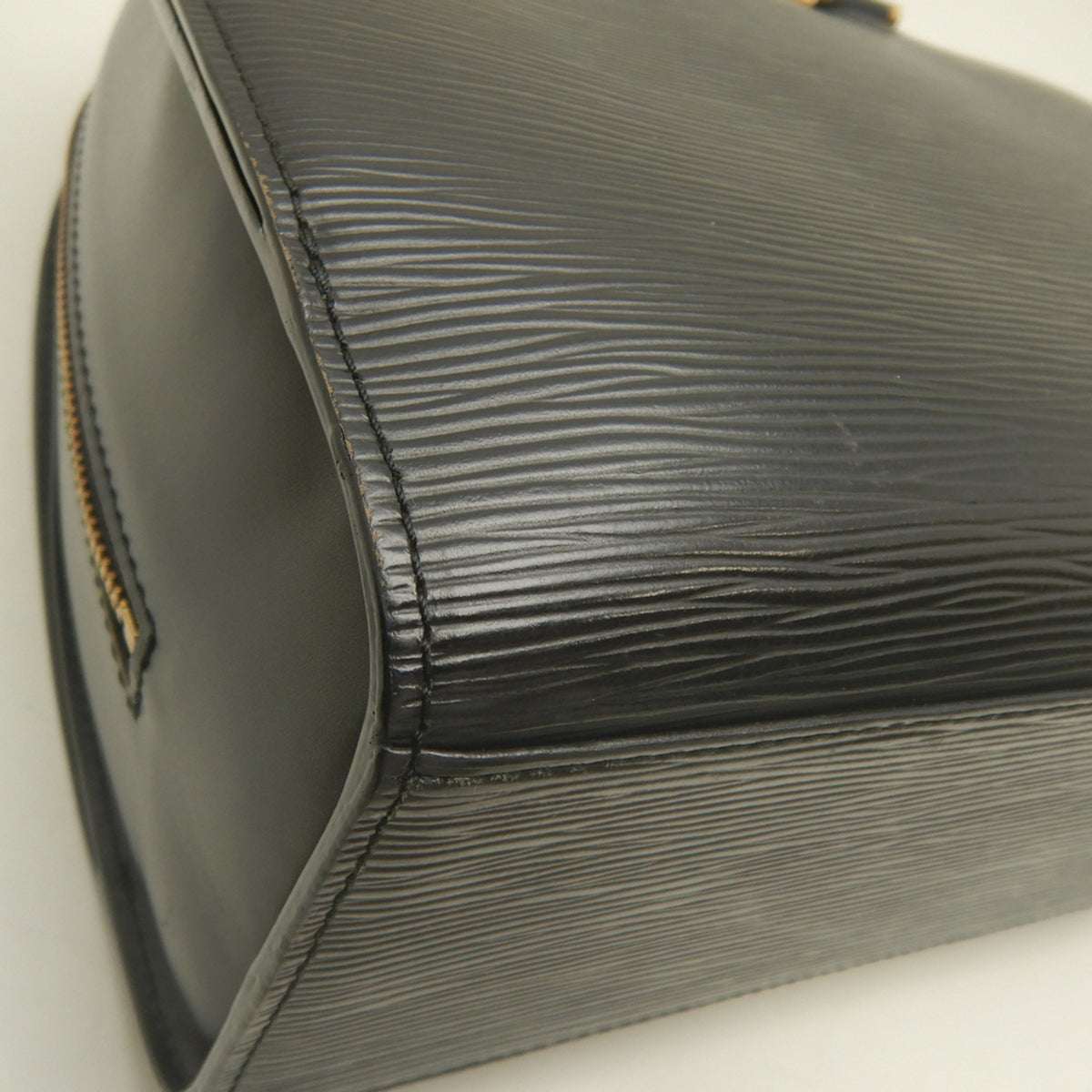 Louis Vuitton Noir Epi Leather Handbag (Pre-Owned)