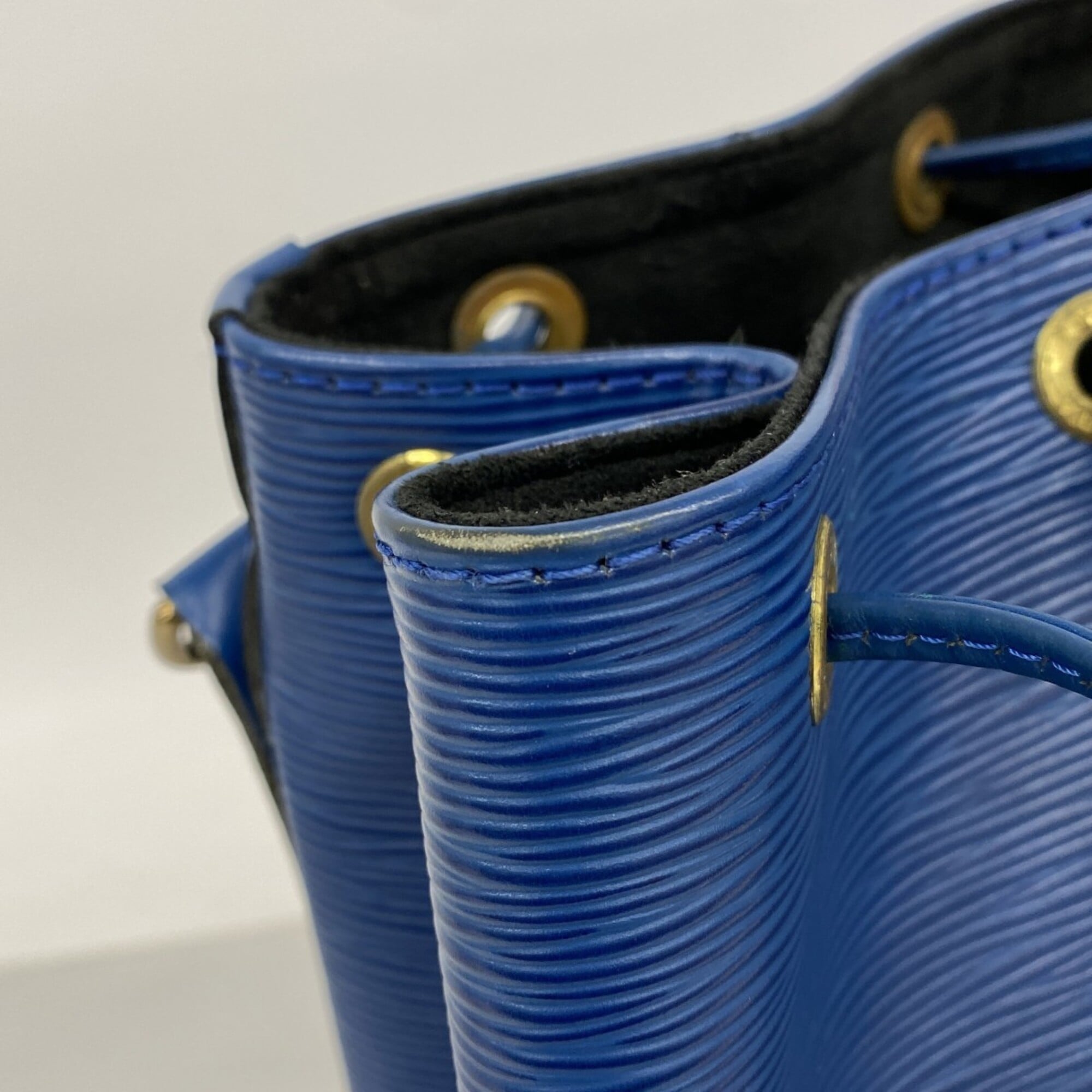 Louis Vuitton Toledo Blue Shoulder Bag (Pre-Owned)