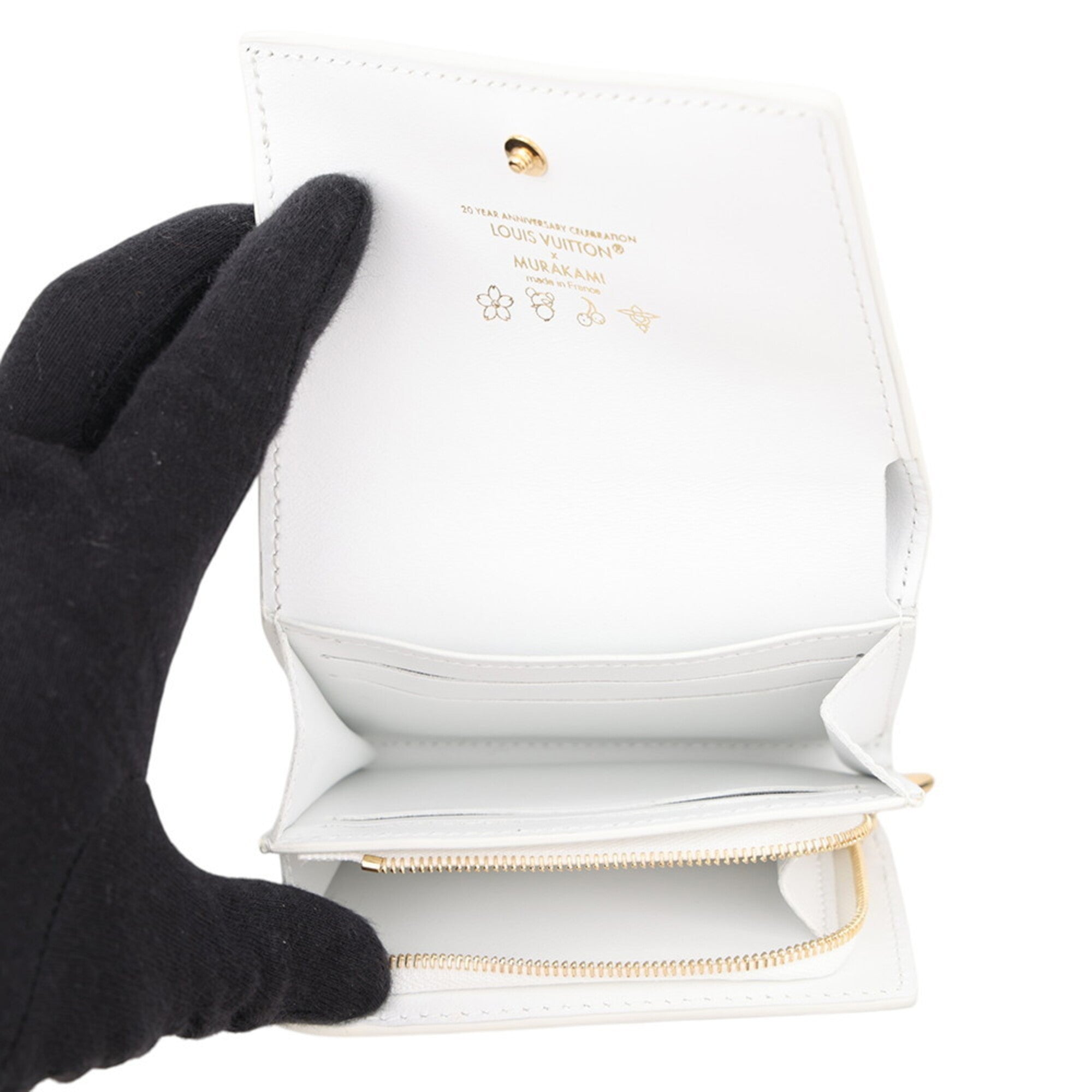 Louis Vuitton White Leather Wallet (Bi-Fold) (Pre-Owned)