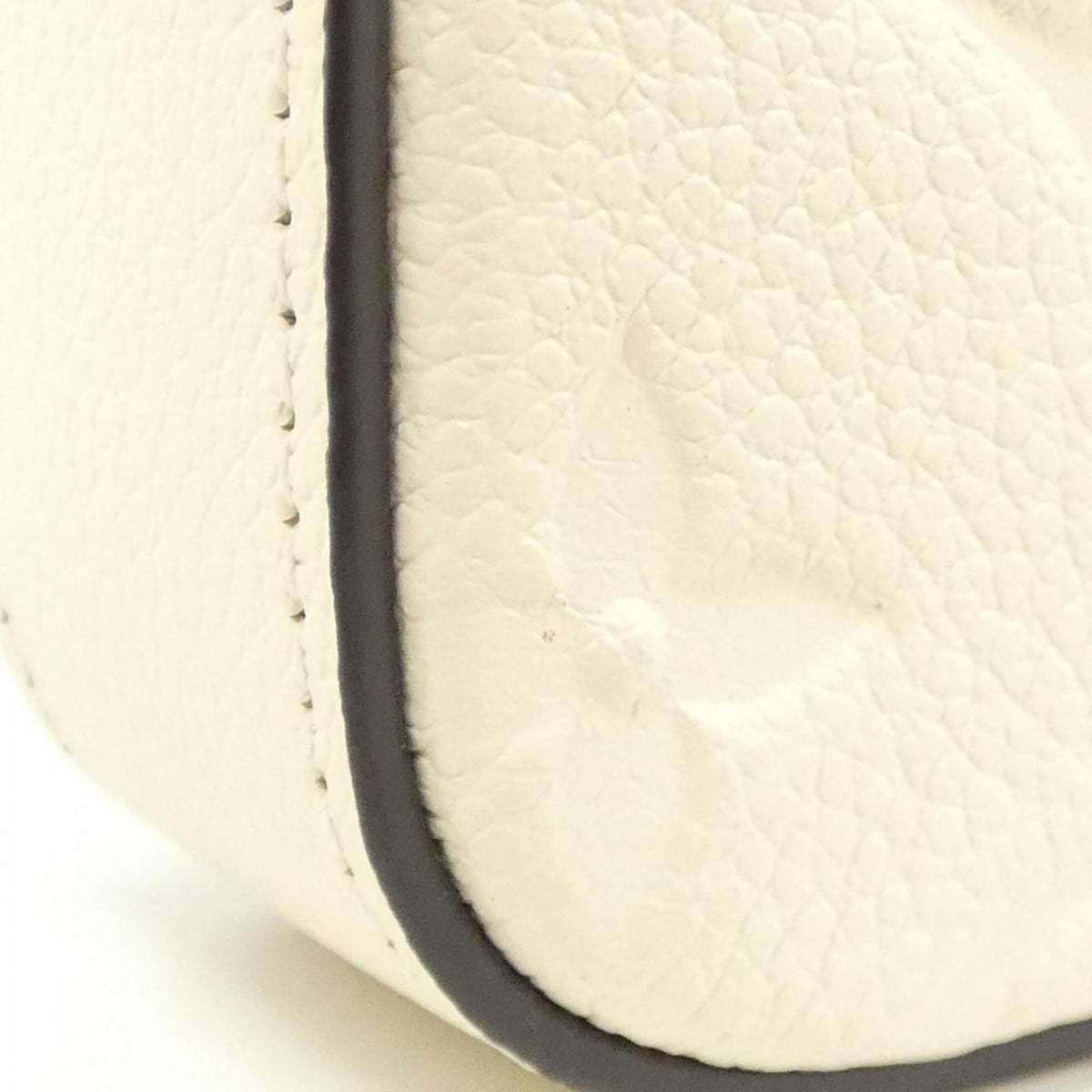 Louis Vuitton Blanc Leather Pochette Pouch Shoulder Bag (Pre-Owned)