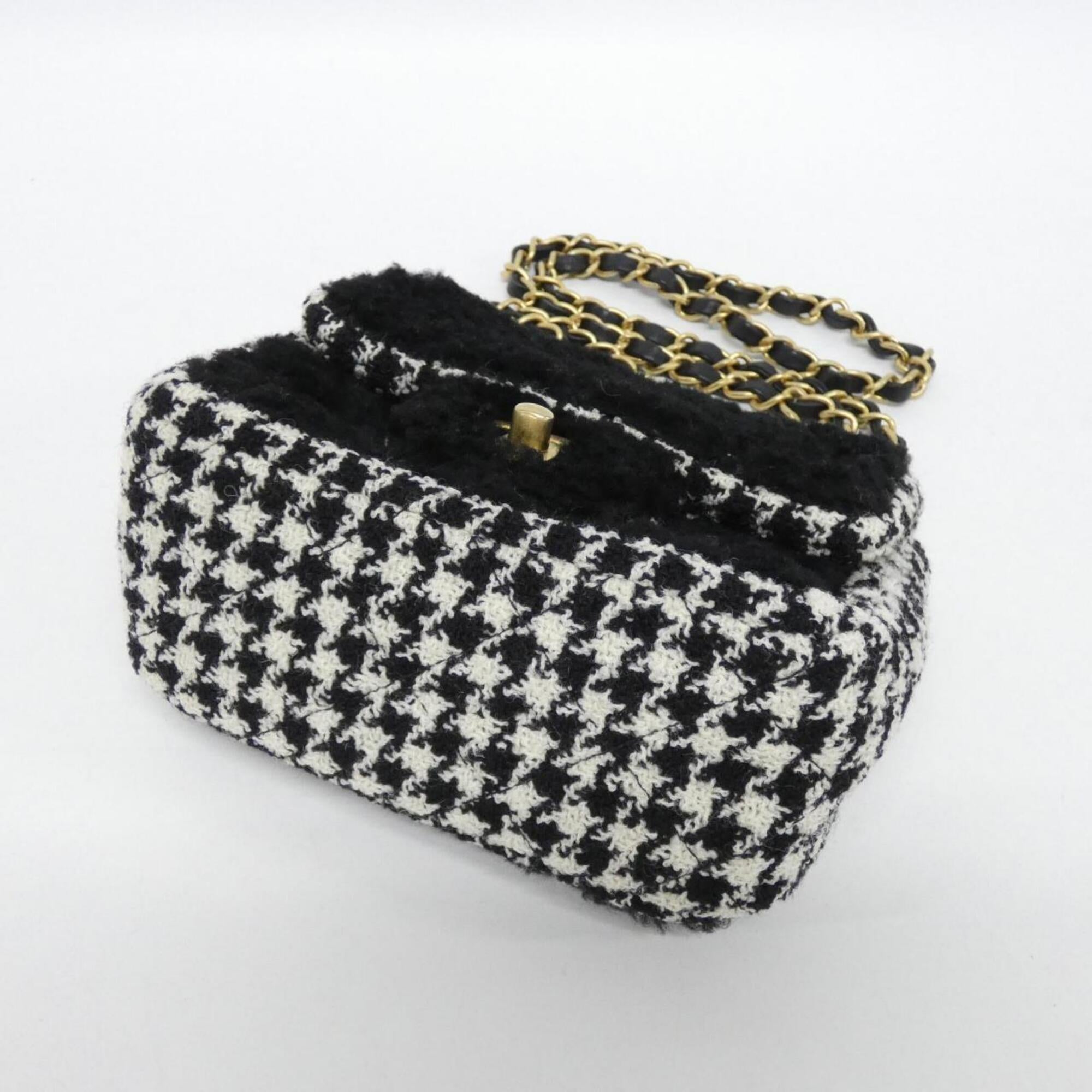 Chanel Black White Tweed Leather Shoulder Bag (Pre-Owned)