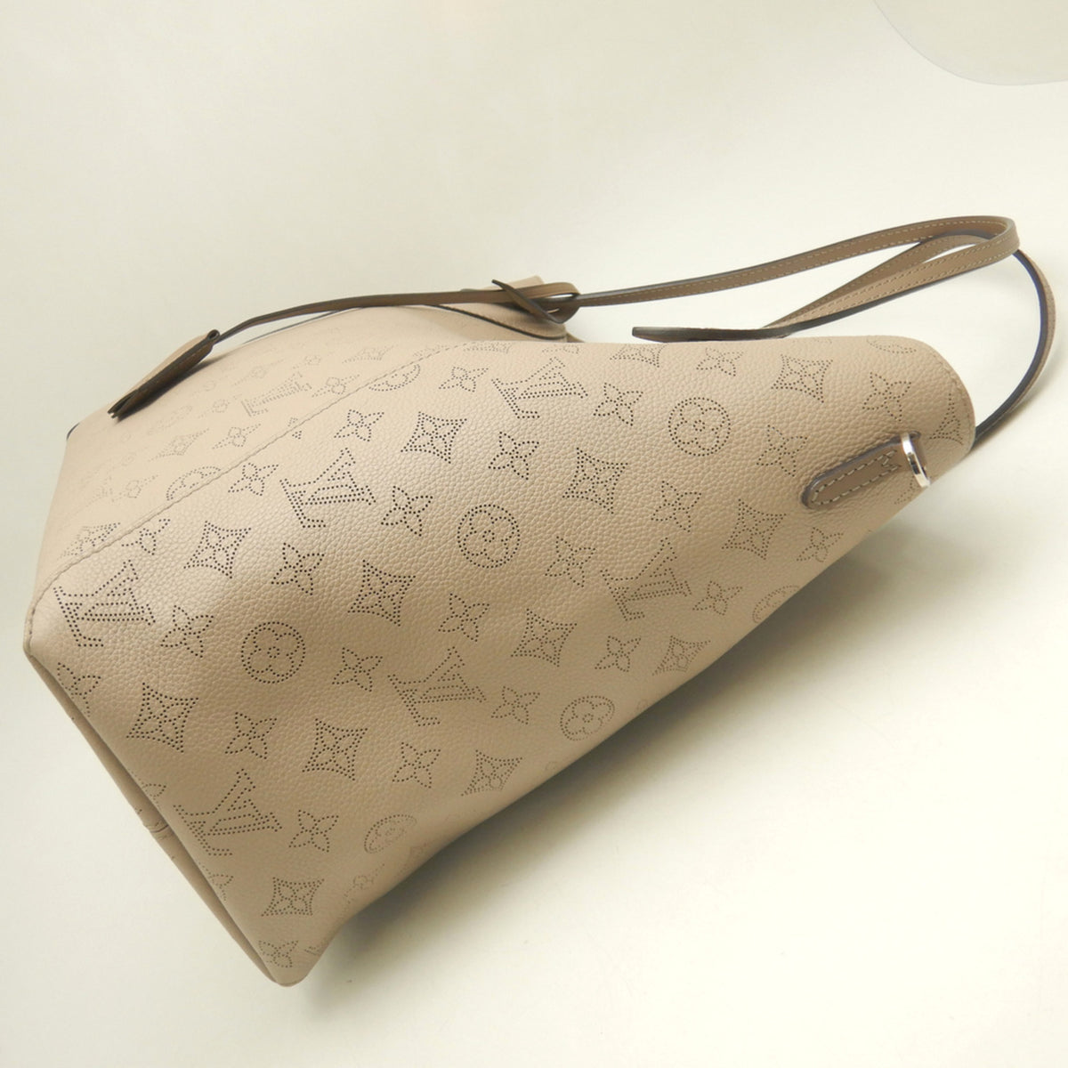 Louis Vuitton Galle Mahina Leather Pouch Tote Bag (Pre-Owned)