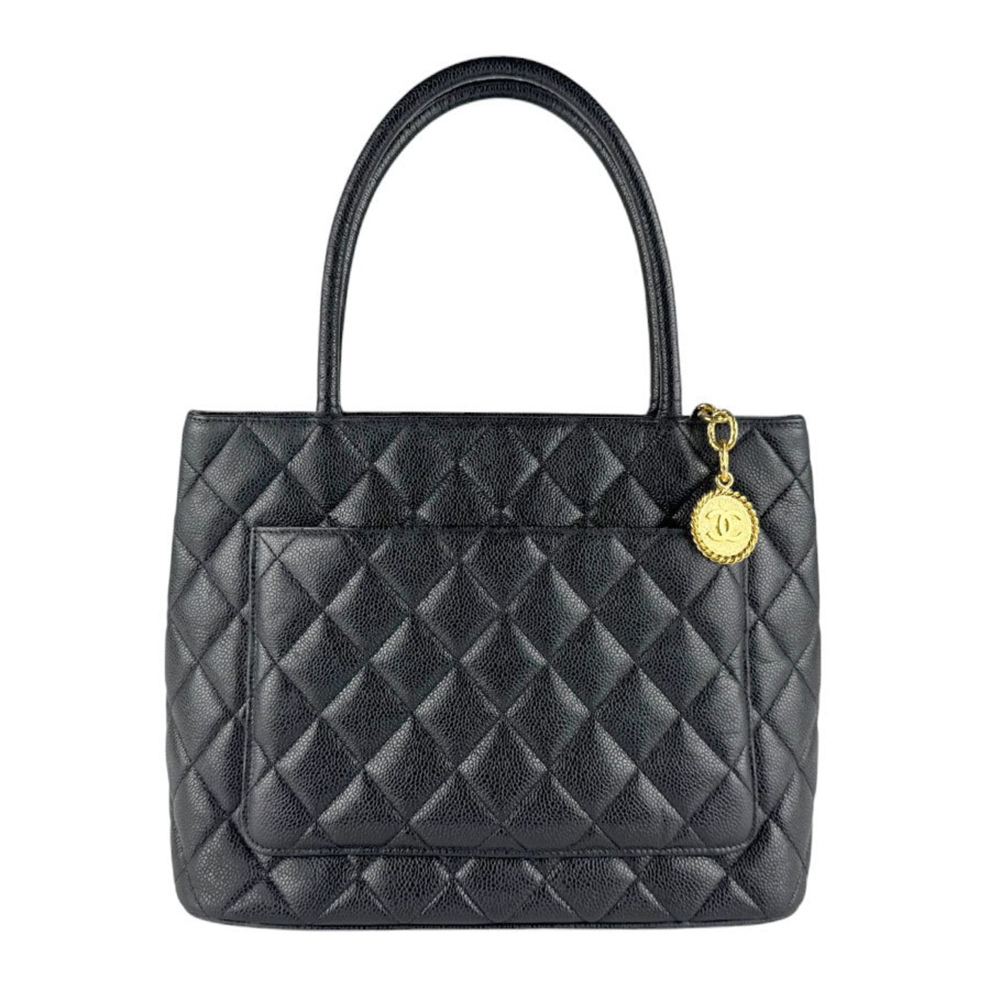 Chanel Black Grained Calfskin Handbag (Pre-Owned)