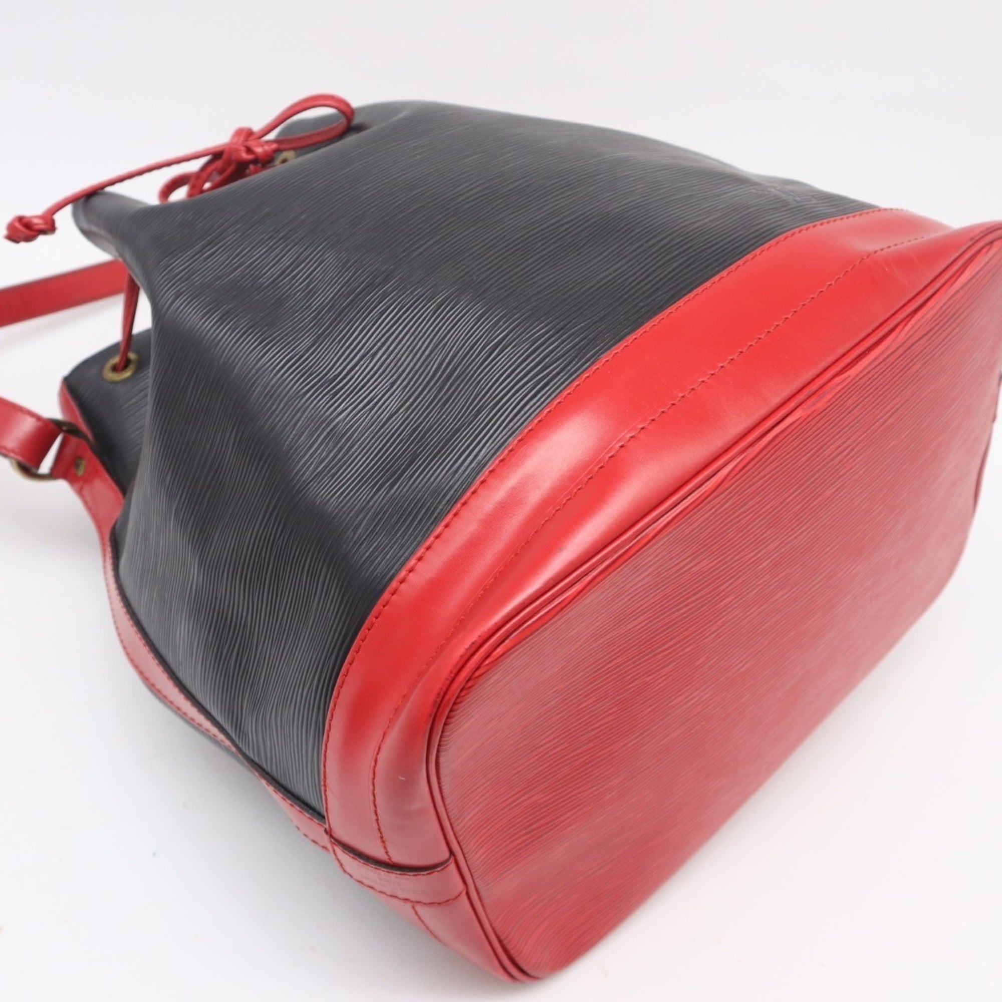 Louis Vuitton Black Castilian Red Noir Leather Shoulder Bag (Pre-Owned)