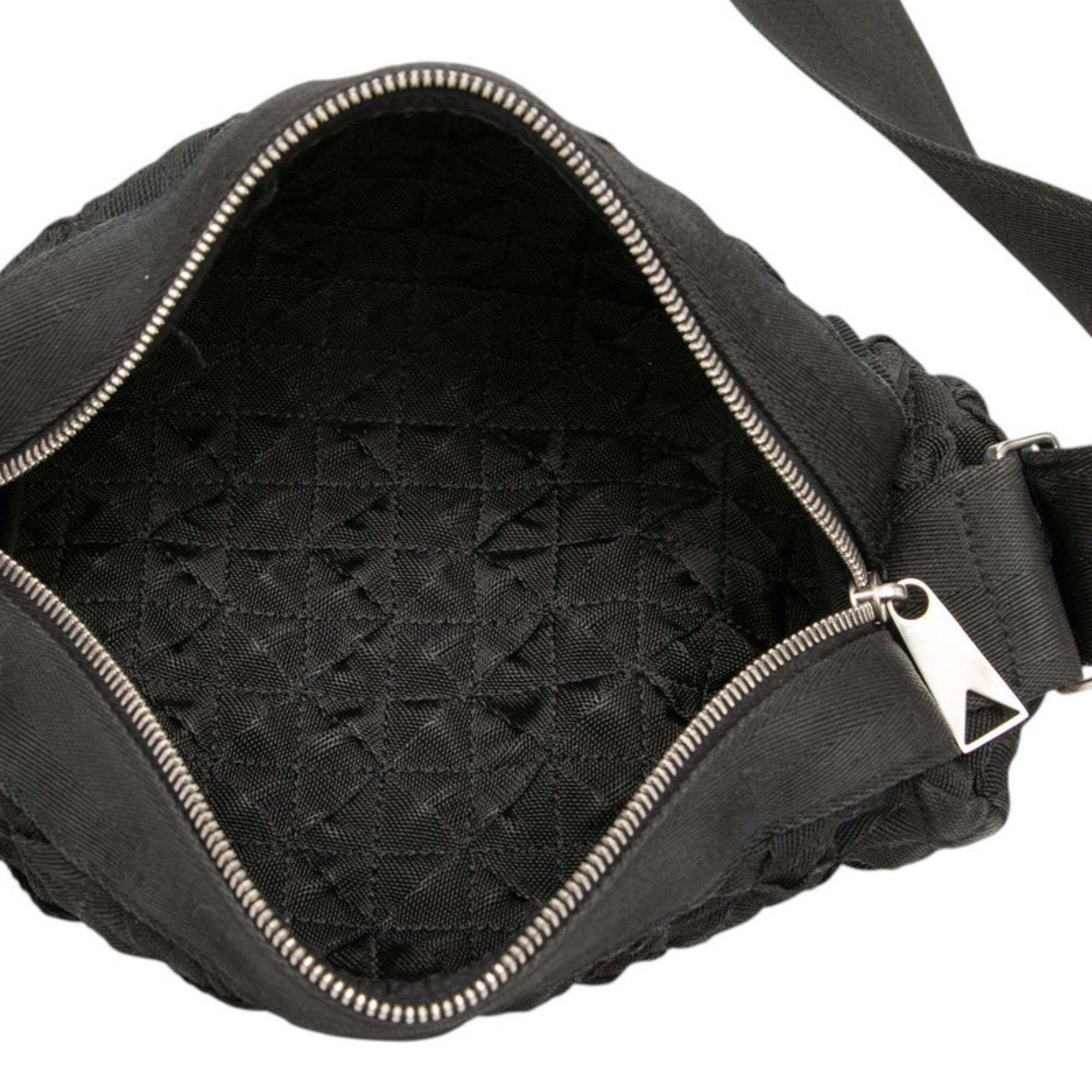 Bottega Veneta Intrecciato Black Canvas Nylon Shoulder Bag (Pre-Owned)