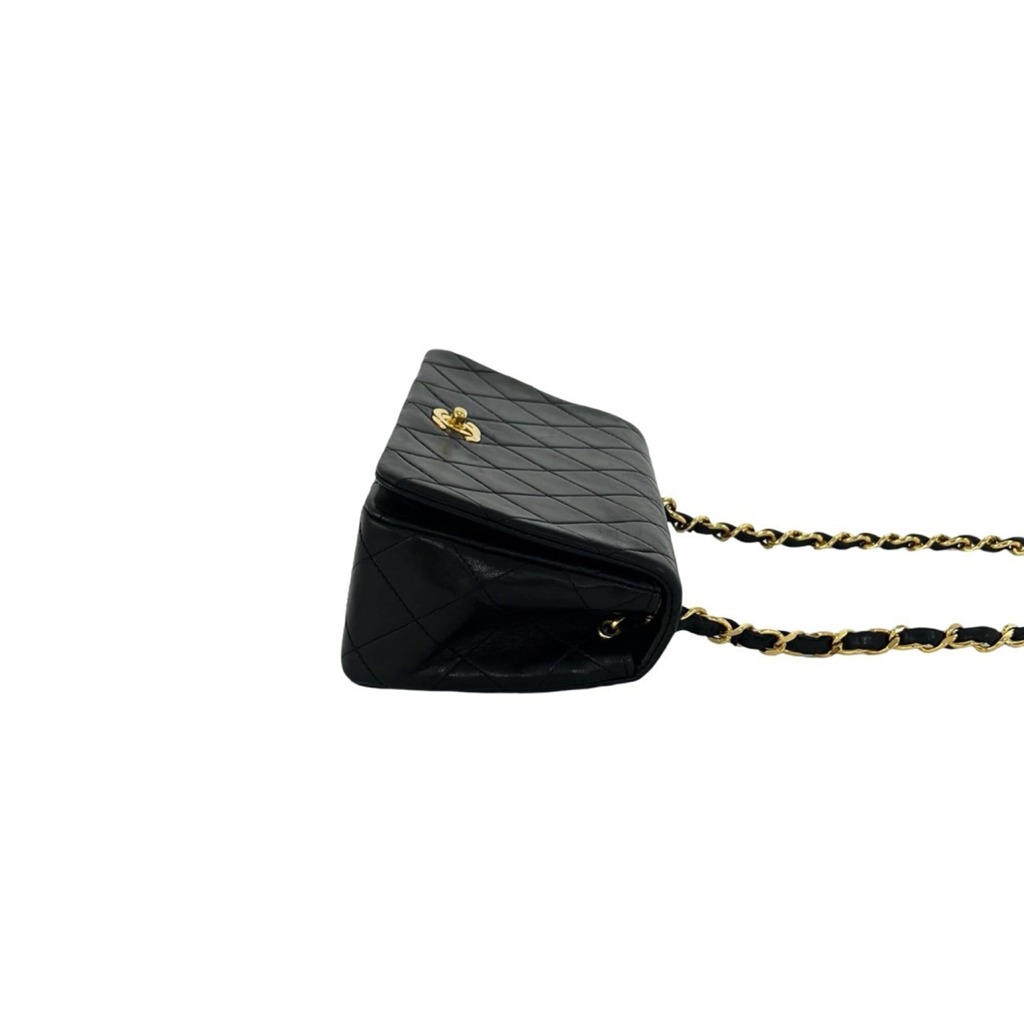 Chanel Black Leather Shoulder Bag (Pre-Owned)