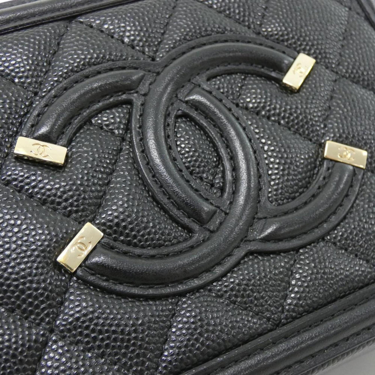 Chanel Black Grained Calfskin Shoulder Bag (Pre-Owned)
