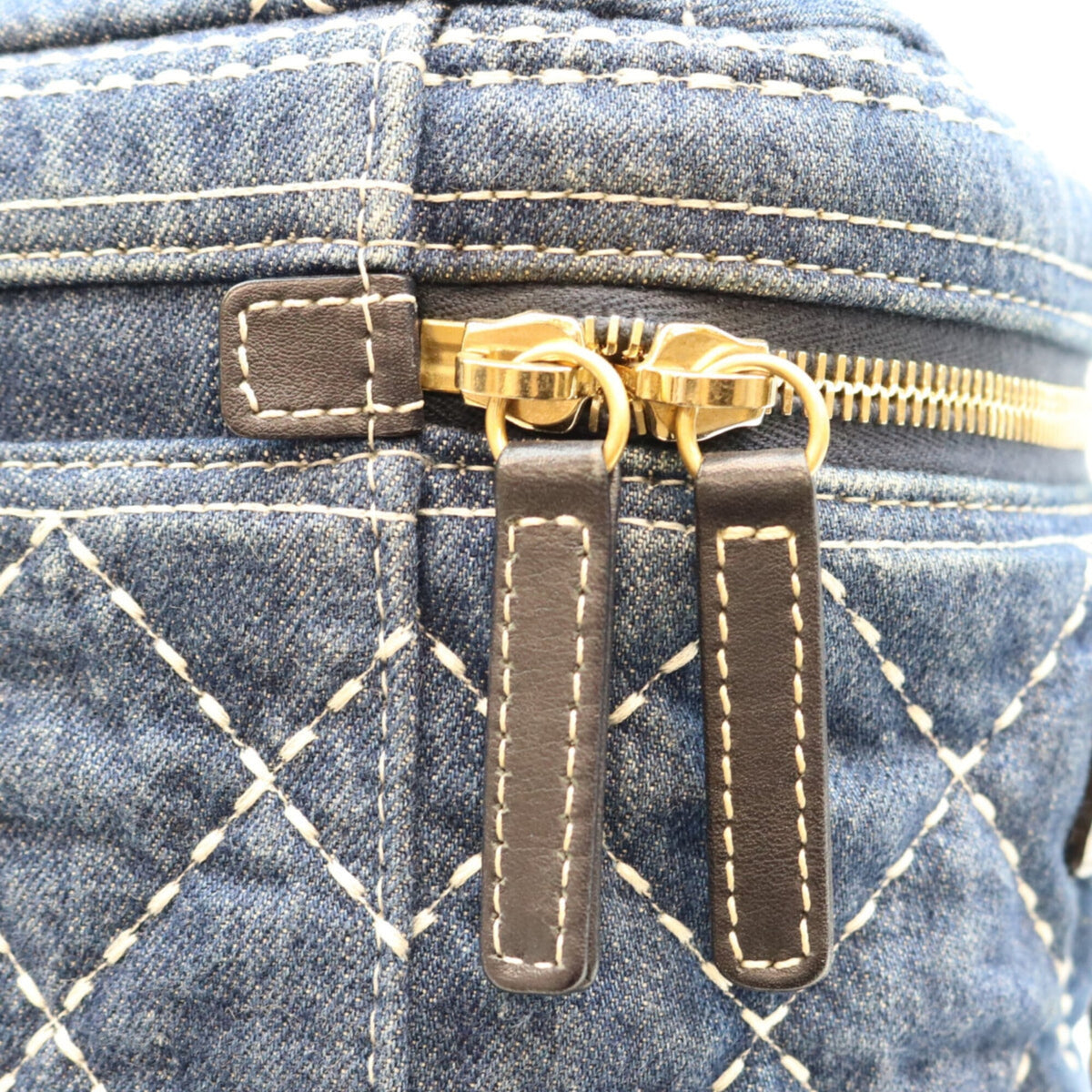 Chanel Gold Denim Shoulder Bag (Pre-Owned)