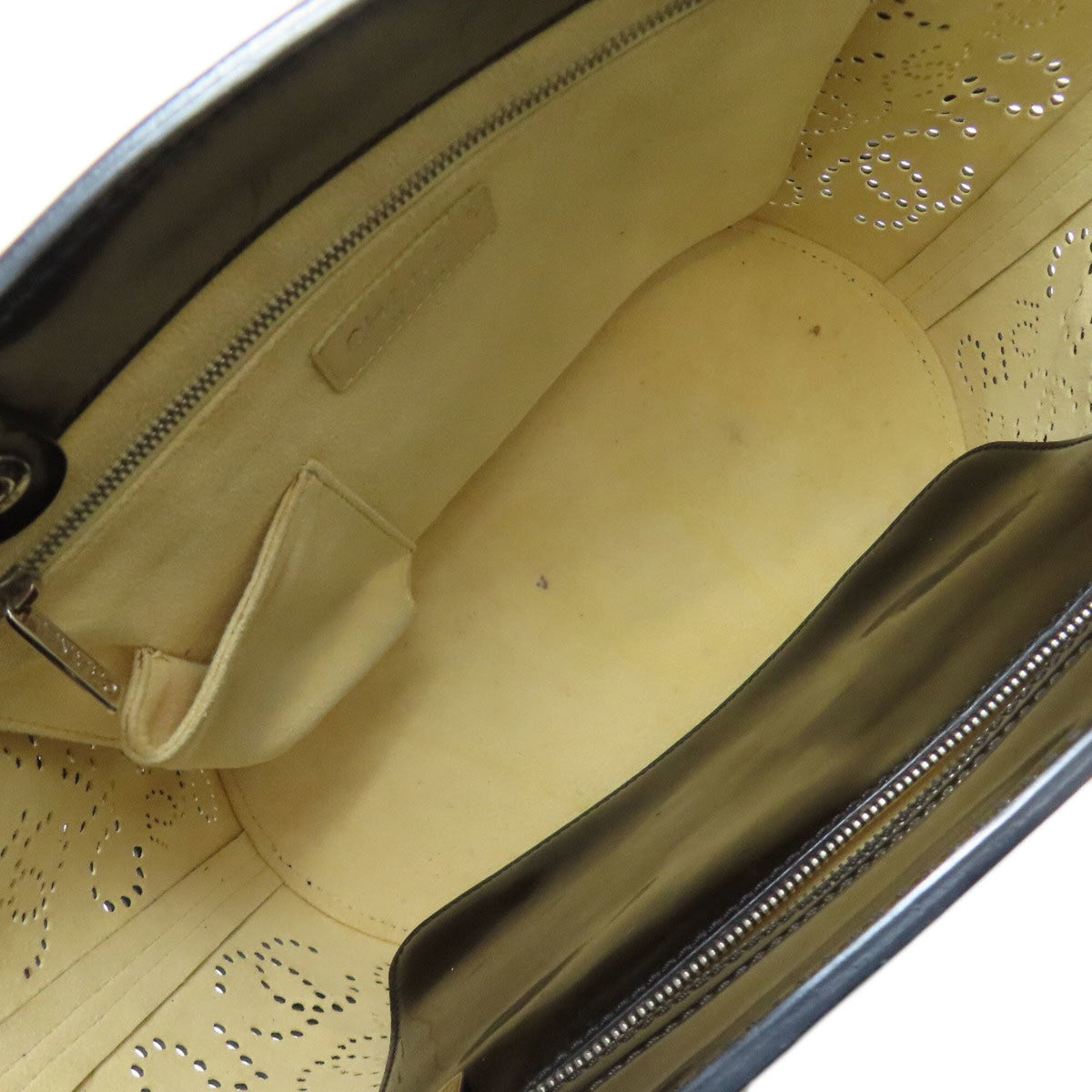 Chanel Black Leather Handbag (Pre-Owned)