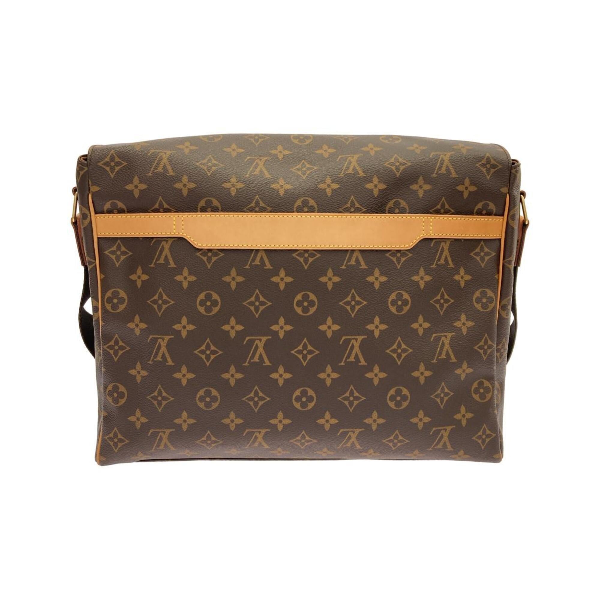 Louis Vuitton Marron Coated Canvas Shoulder Bag (Pre-Owned)
