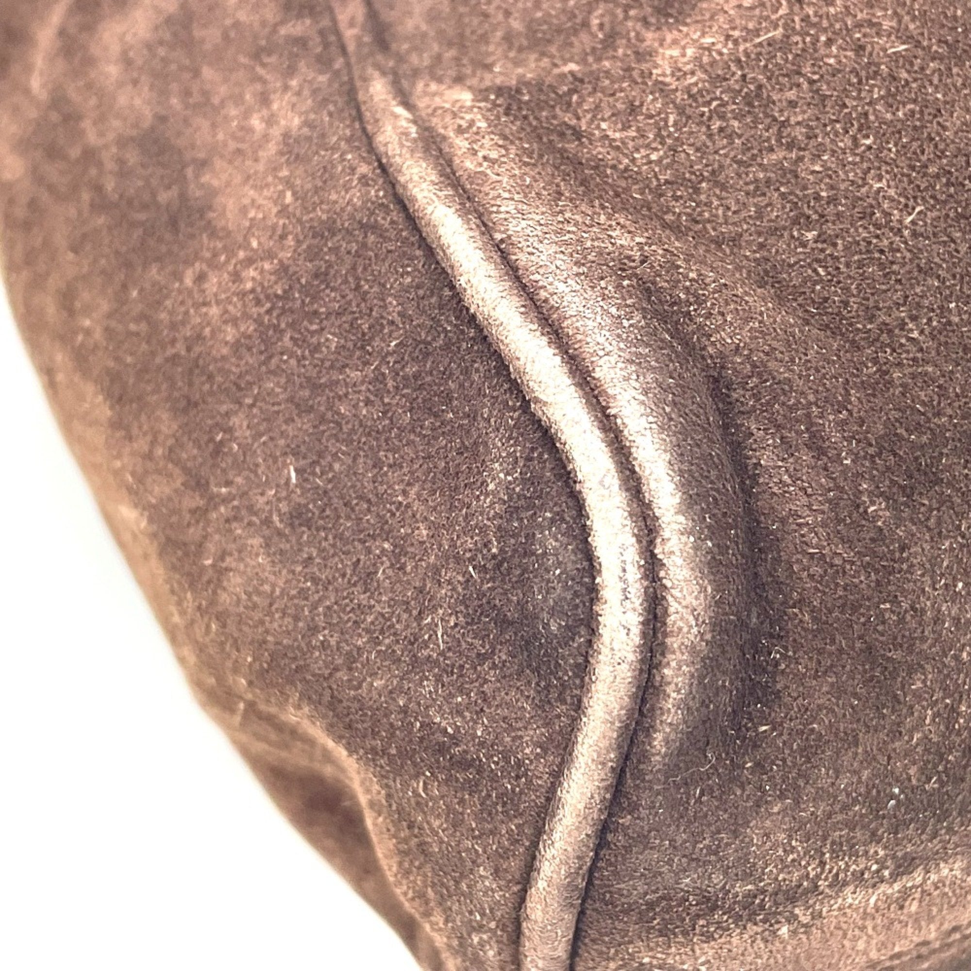 Chanel Brown Leather Shoulder Bag (Pre-Owned)