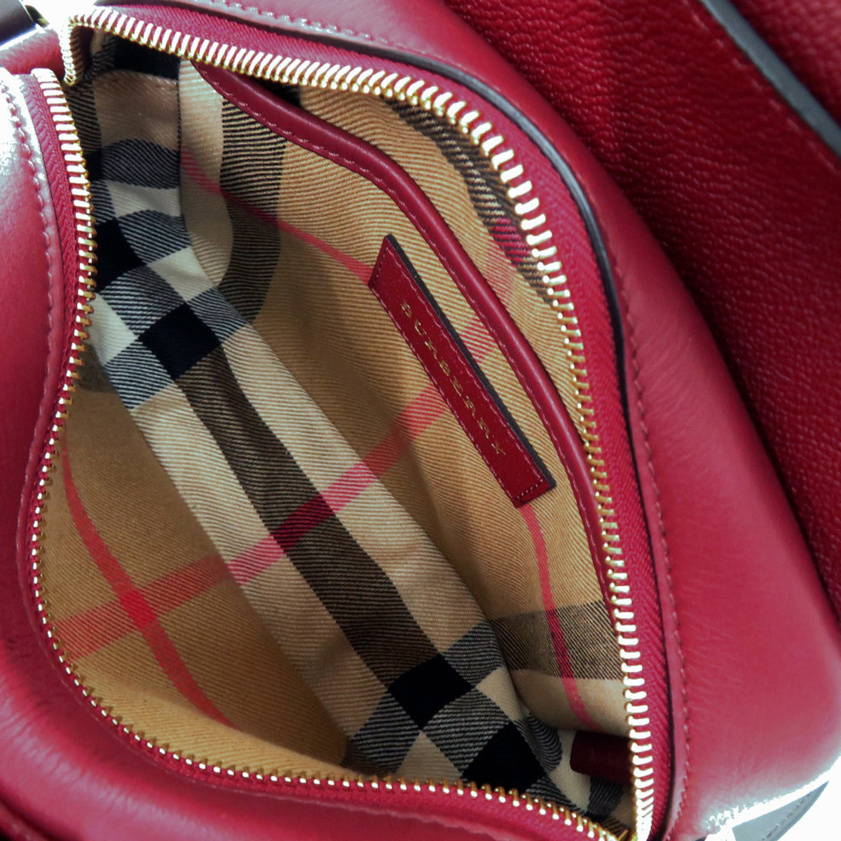 Burberry Bordeaux Leather Shoulder Bag (Pre-Owned)