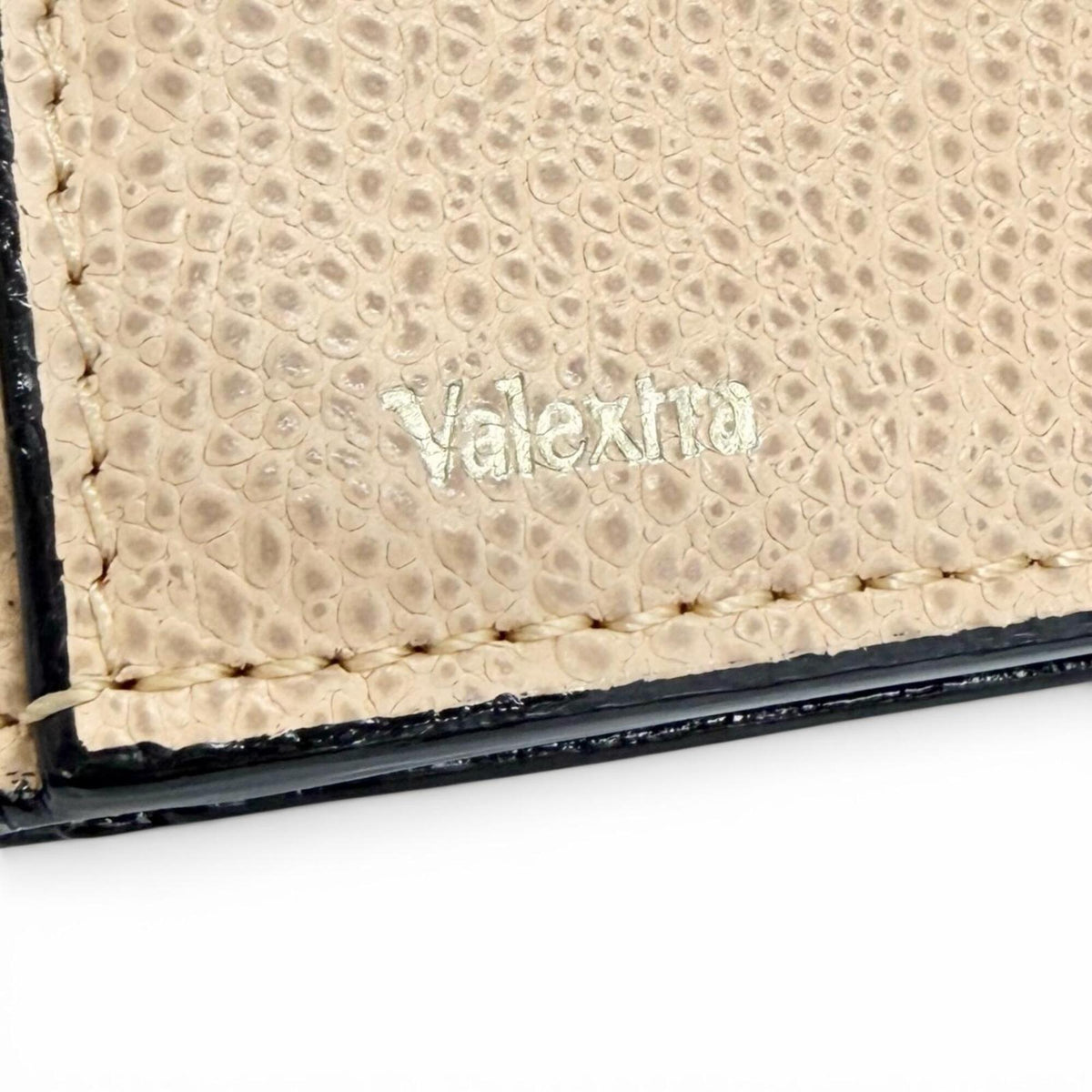 Valextra Beige Leather Wallet (Bi-Fold) (Pre-Owned)