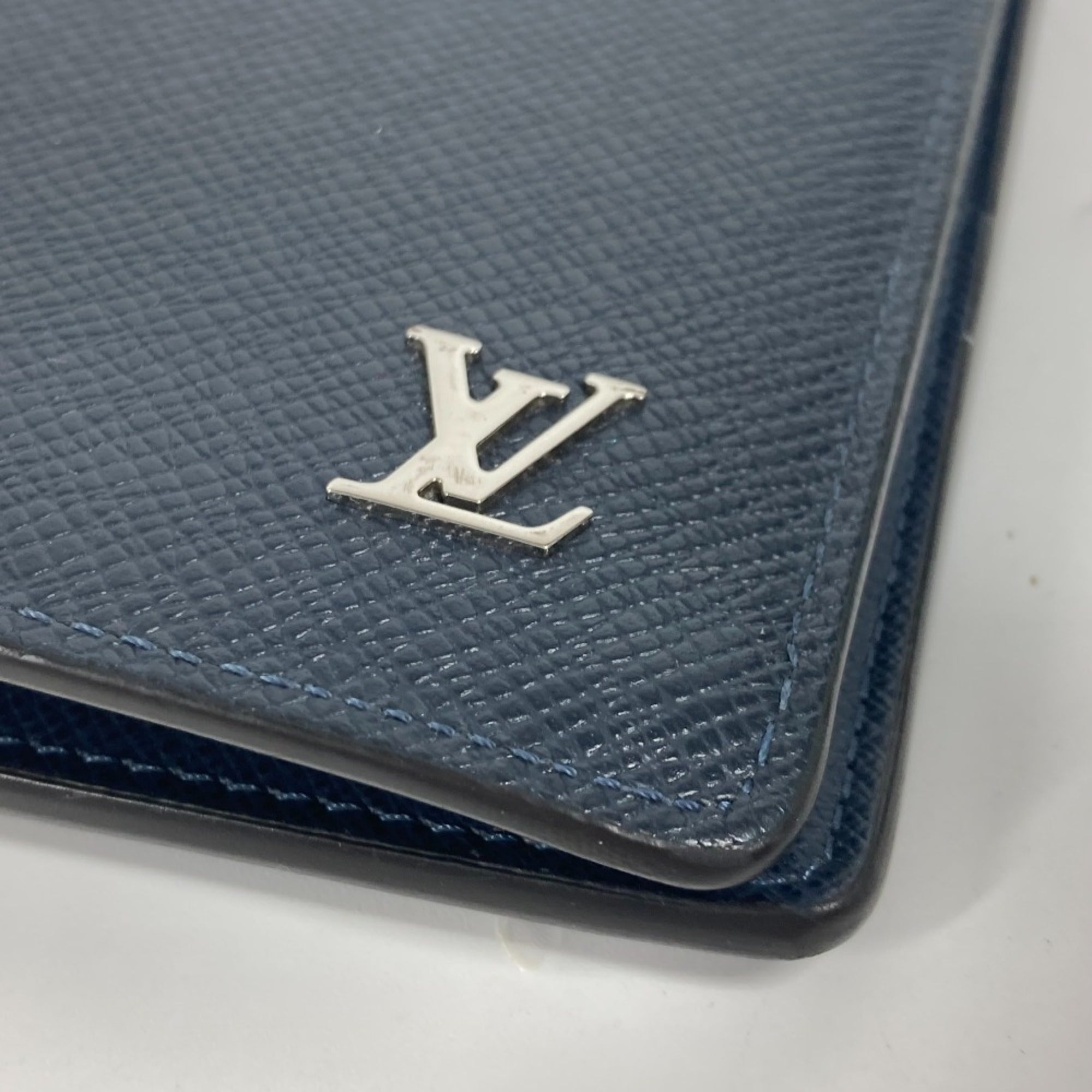 Louis Vuitton Navy Taiga Leather Long Wallet (Bi-Fold) (Pre-Owned)