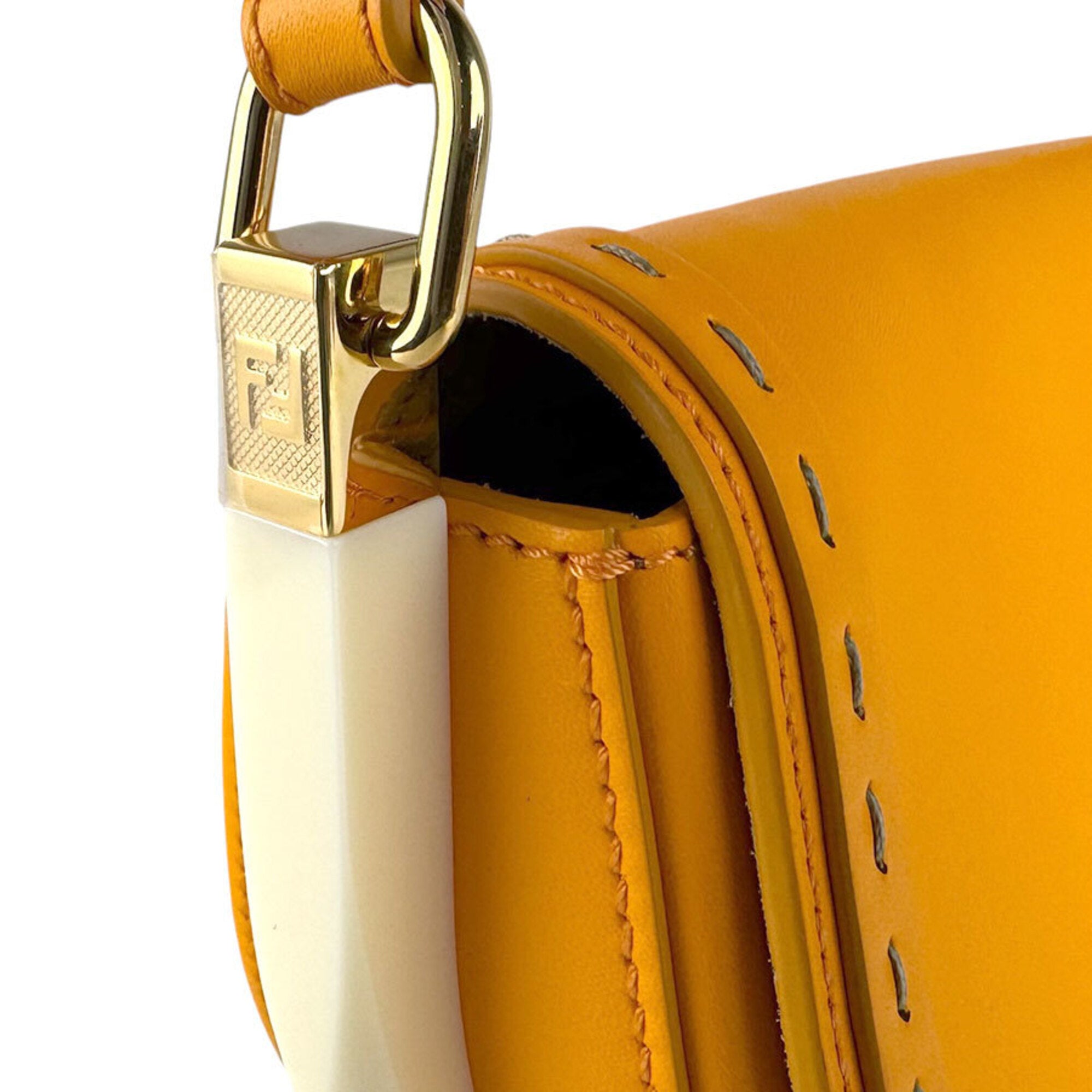 Fendi Orange Leather Shoulder Bag (Pre-Owned)