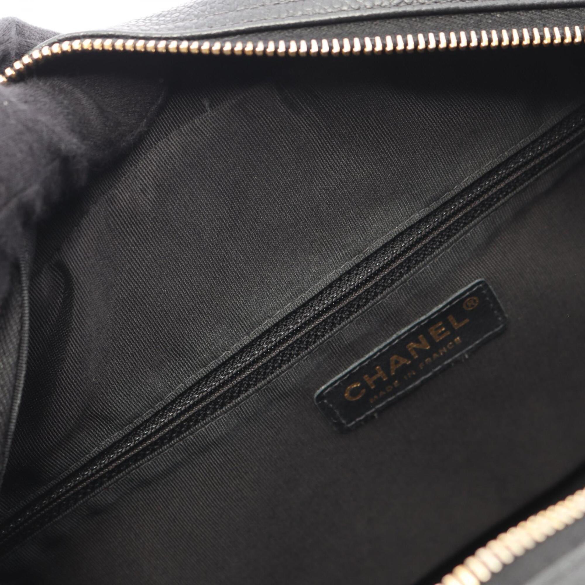 Chanel Matelasse Black Grained Calfskin Handbag (Pre-Owned)
