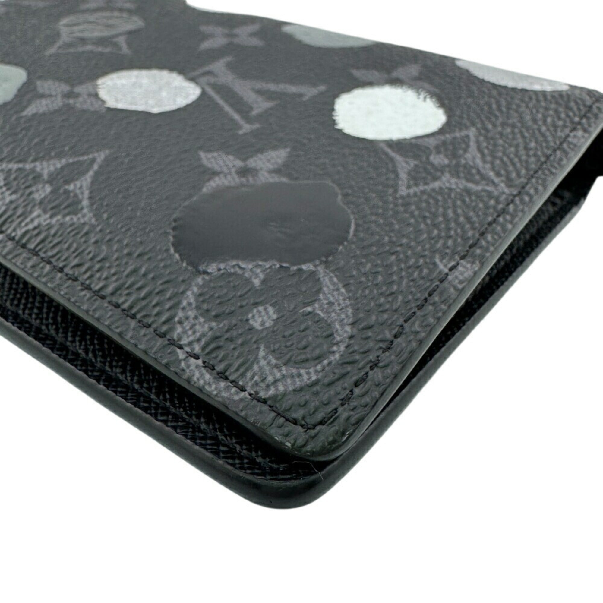 Louis Vuitton Black Leather (Pre-Owned)