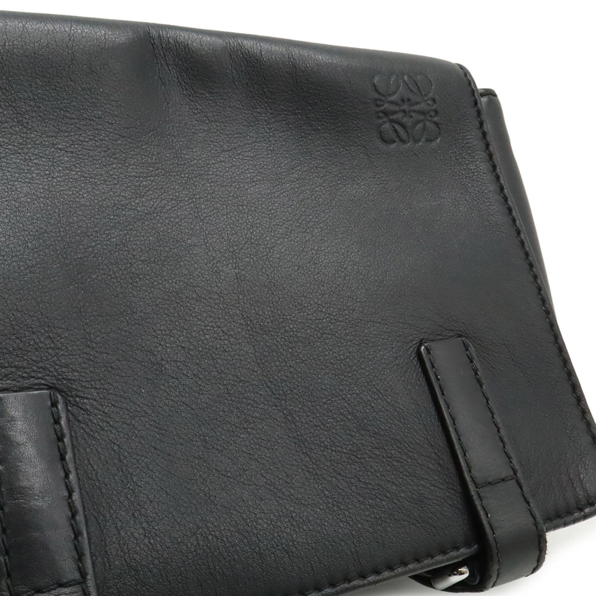 Loewe Black Leather Messenger Bag Shoulder Bag (Pre-Owned)
