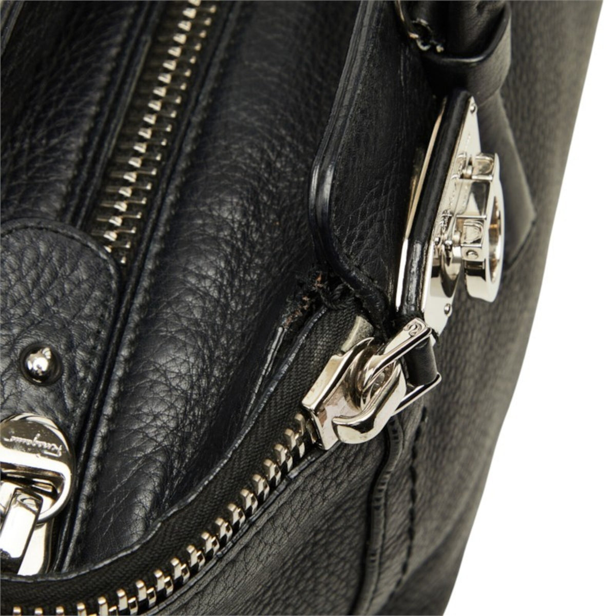 Salvatore Ferragamo Black Leather Handbag Shoulder Bag (Pre-Owned)
