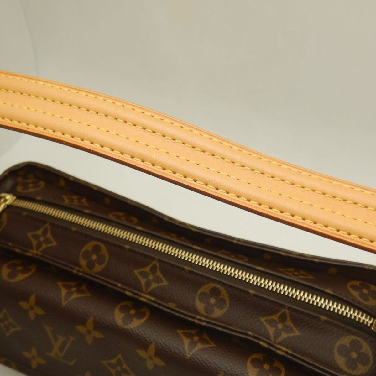 Louis Vuitton Monogram Brown Monogram Shoulder Bag (Pre-Owned)