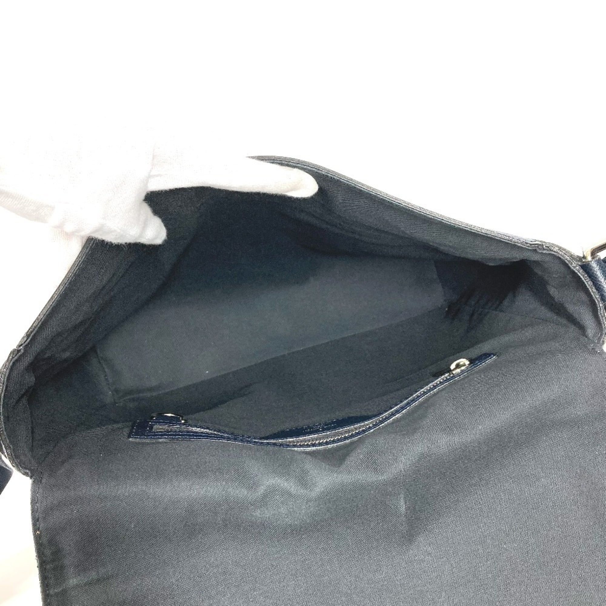 Louis Vuitton Boreal Galle Navy Taiga Leather Messenger Bag Shoulder Bag (Pre-Owned)