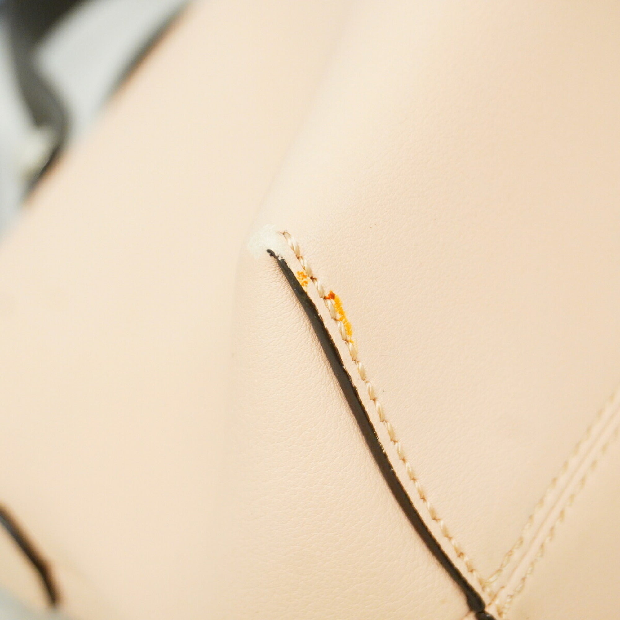 Fendi Pink Beige Leather Handbag (Pre-Owned)
